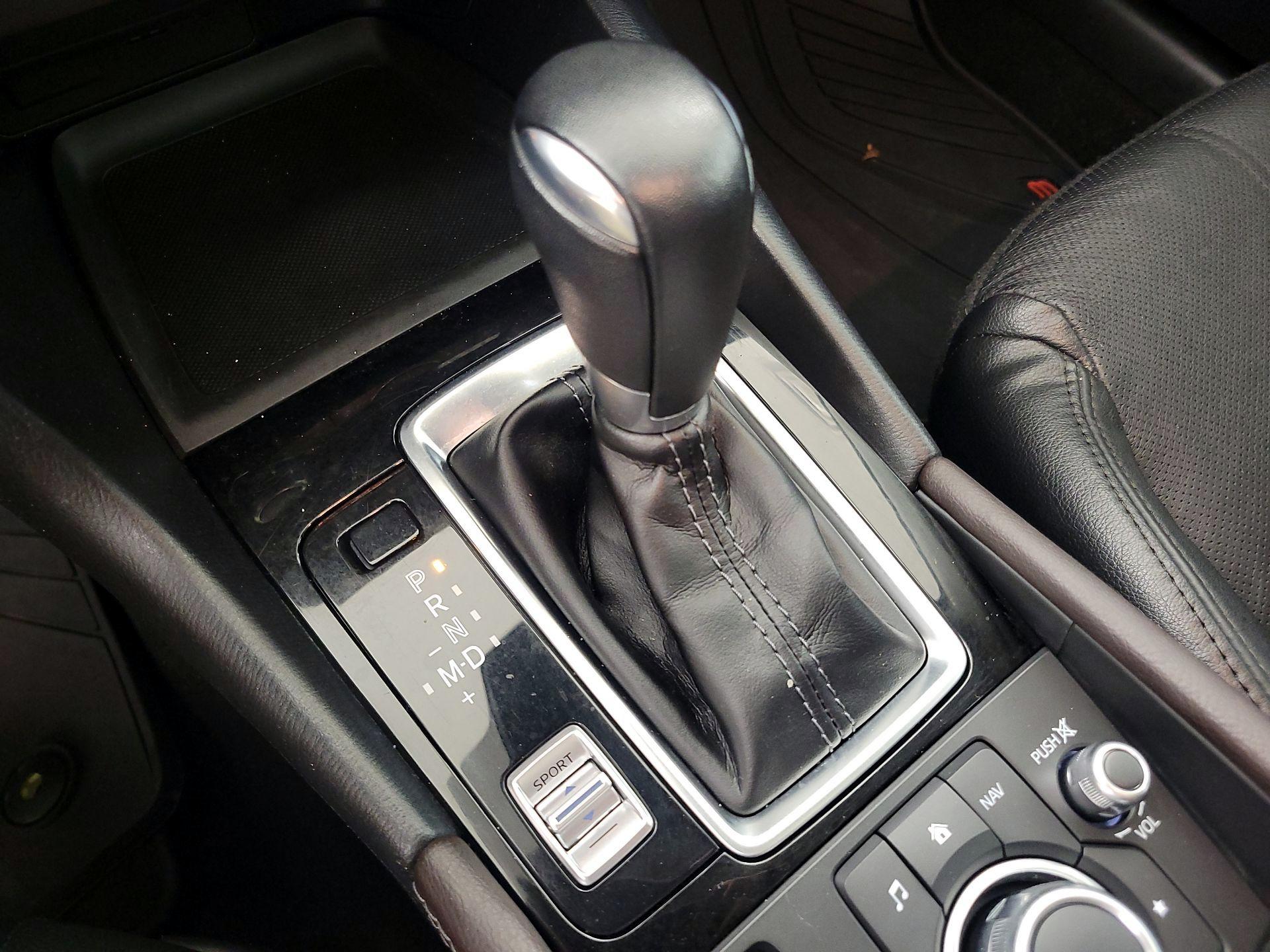 Thumbnail: 2018 Mazda Mazda3 - 17