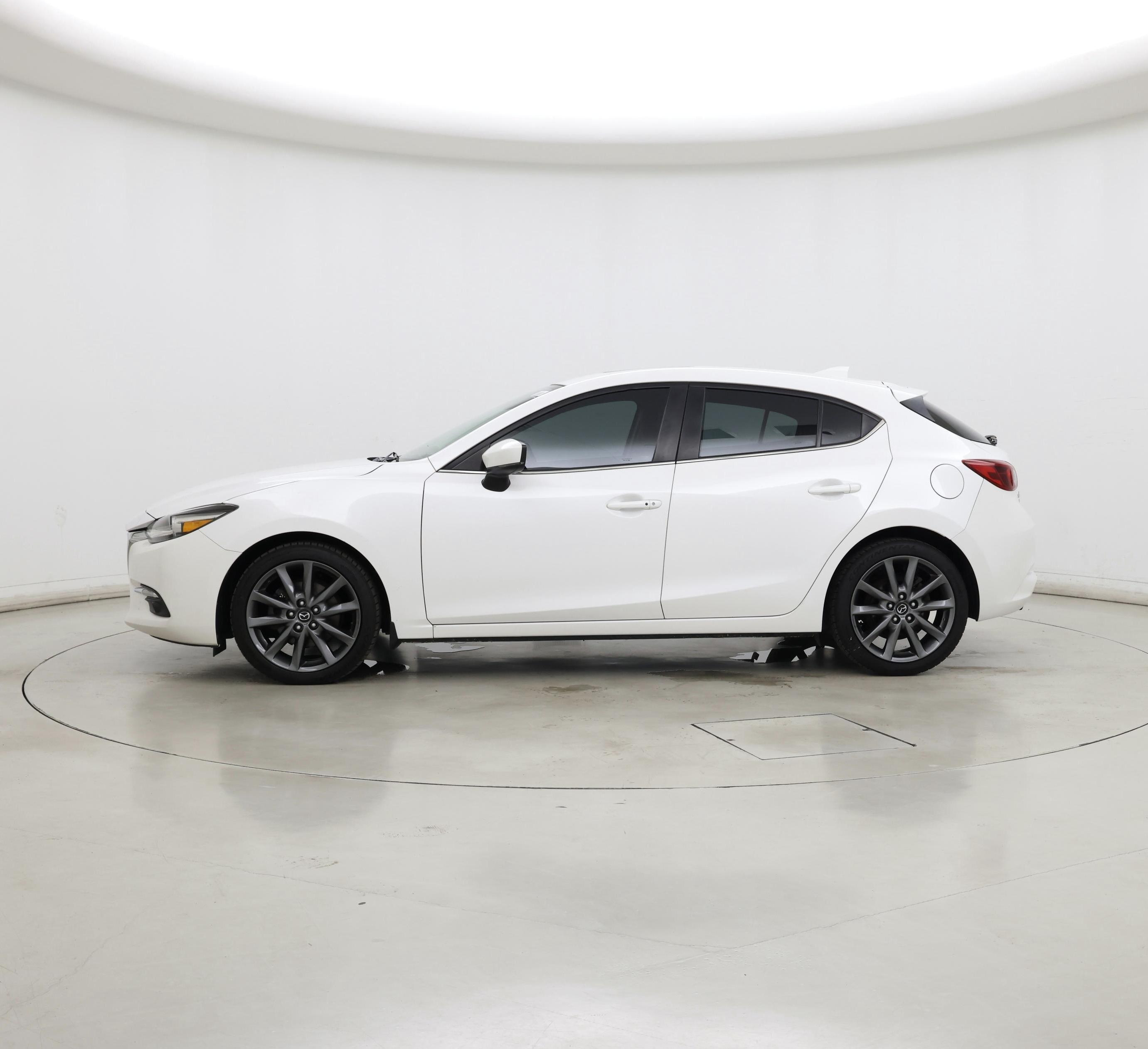 Thumbnail: 2018 Mazda Mazda3 - 3