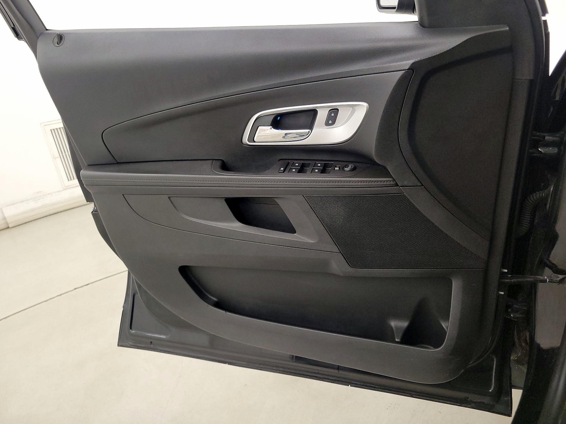Thumbnail: 2016 Chevrolet Equinox - 12