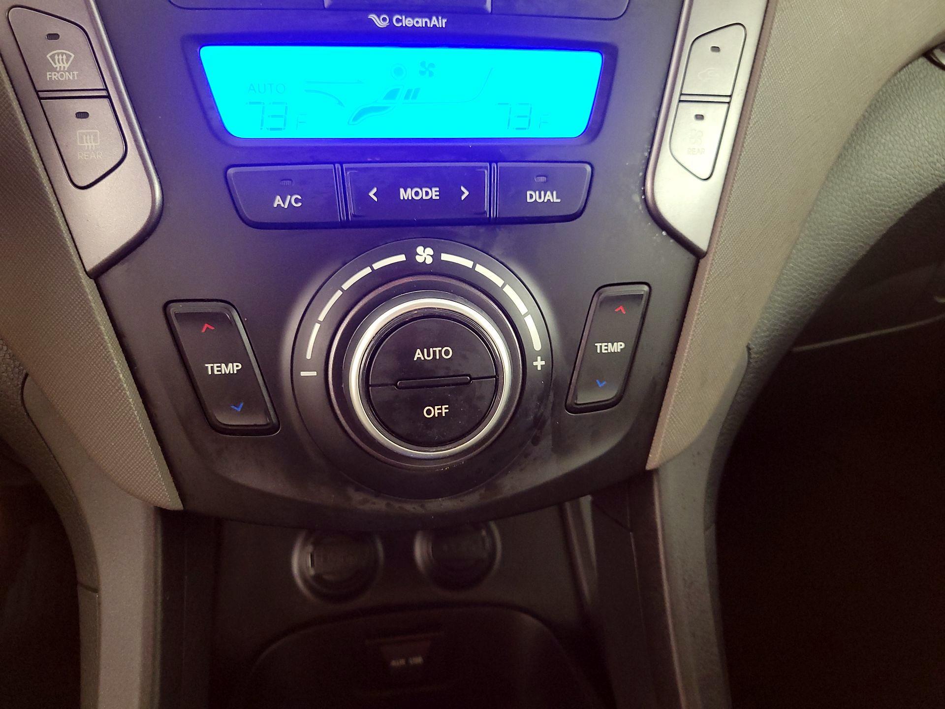 Thumbnail: 2014 Hyundai Santa Fe - 16