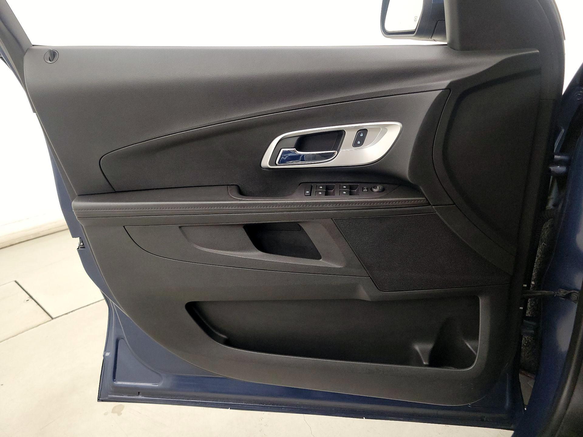 Thumbnail: 2016 Chevrolet Equinox - 12