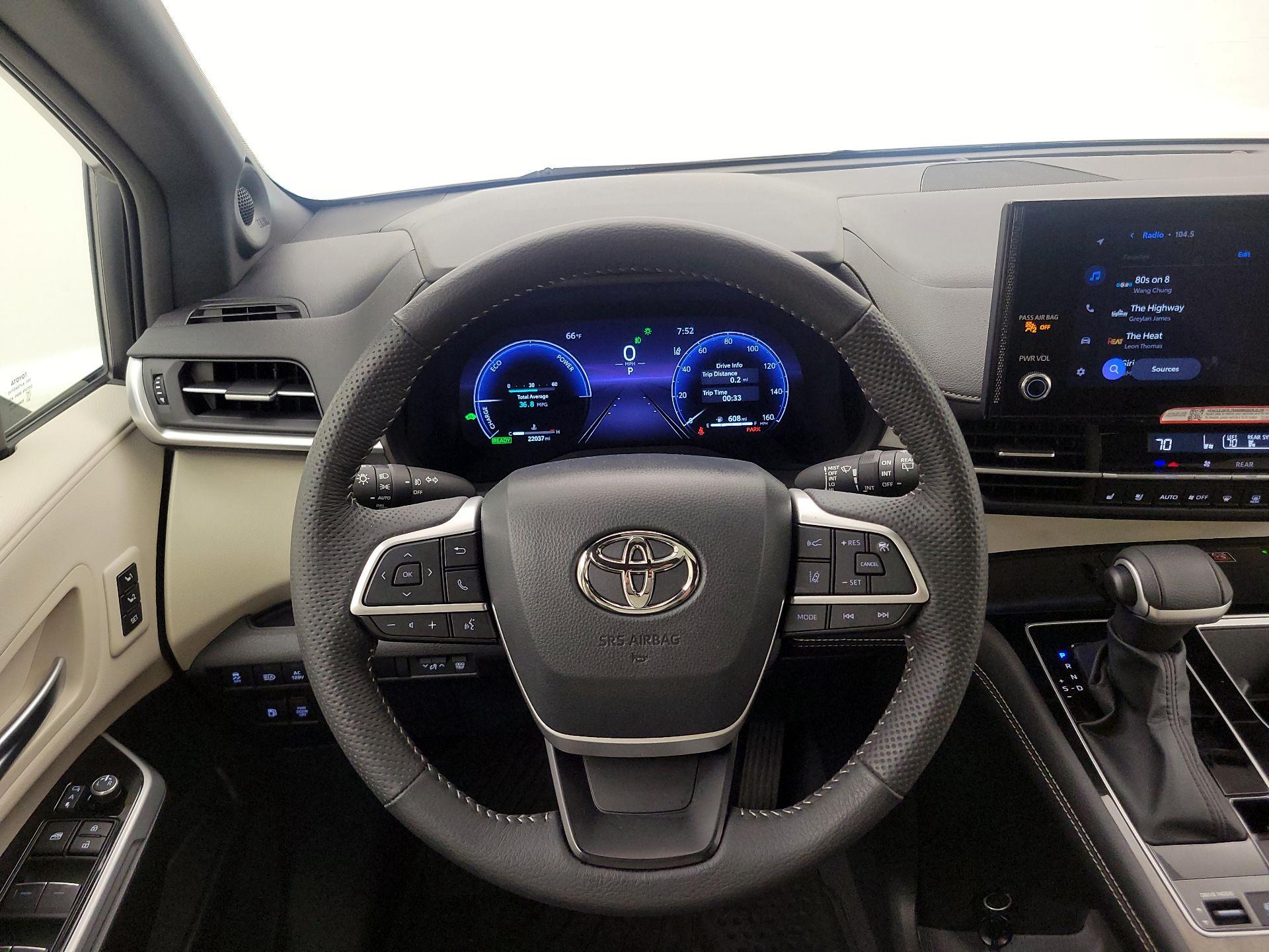 Thumbnail: 2025 Toyota Sienna - 10