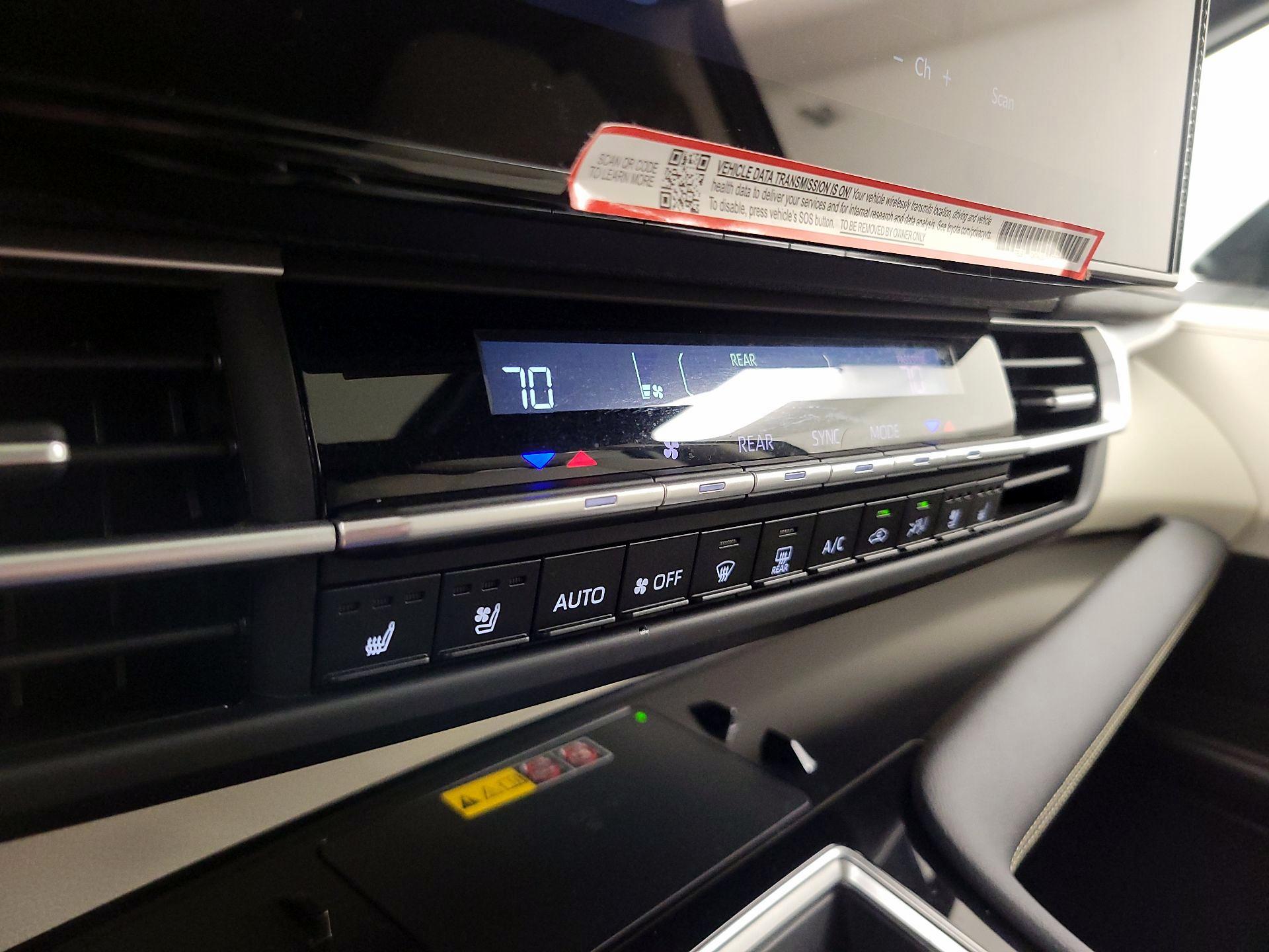 Thumbnail: 2025 Toyota Sienna - 17