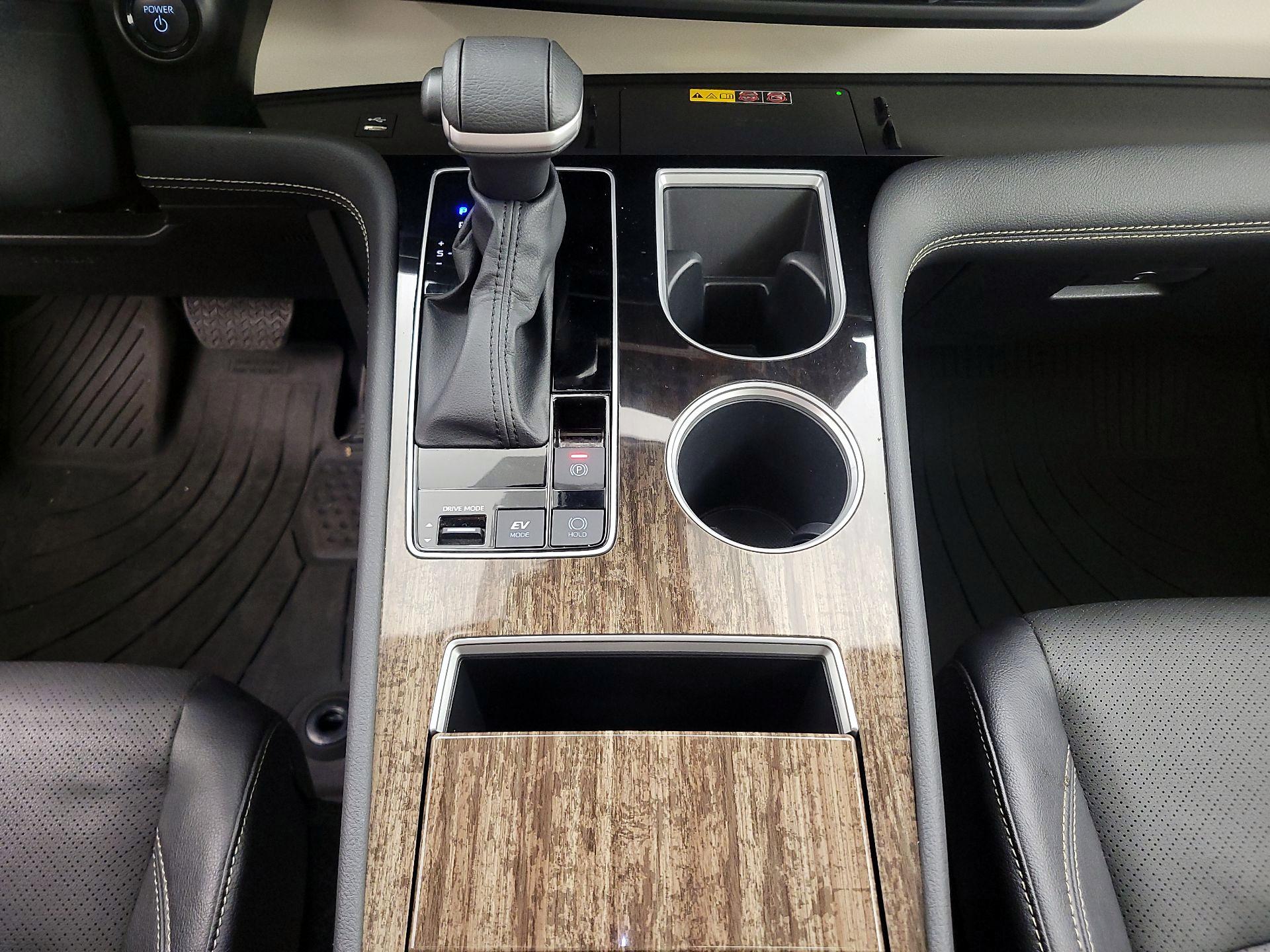 Thumbnail: 2025 Toyota Sienna - 18