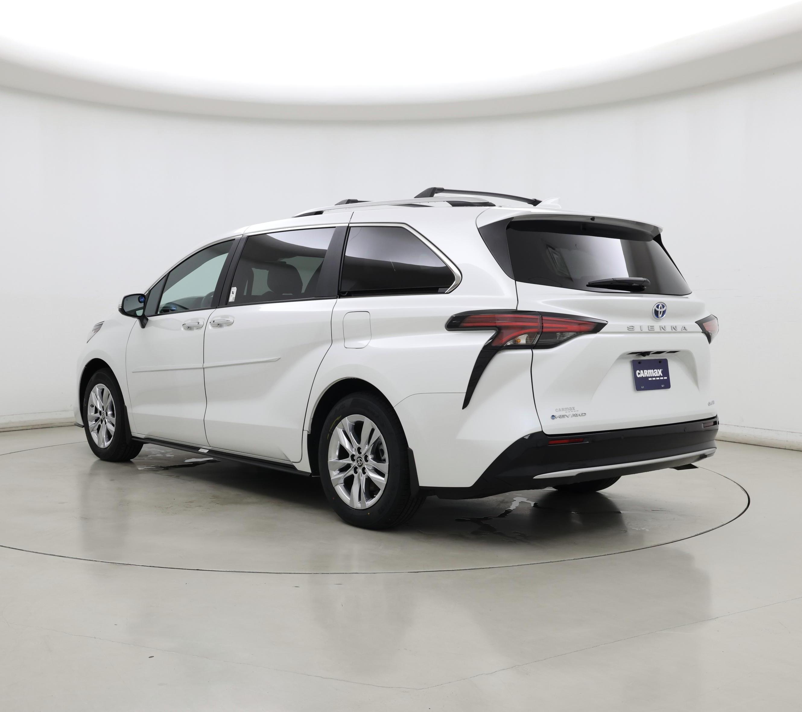 Thumbnail: 2025 Toyota Sienna - 2