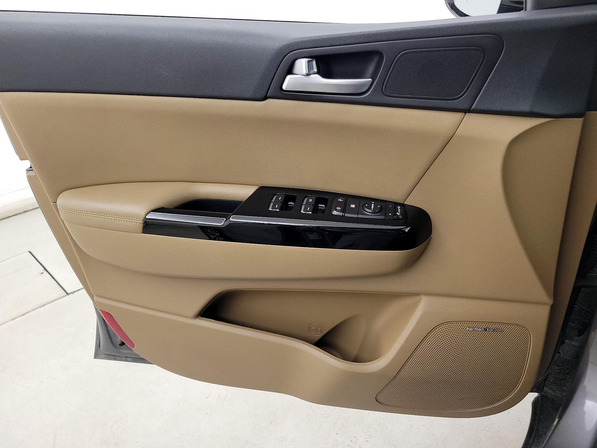 Thumbnail: 2017 Kia Sportage - 12