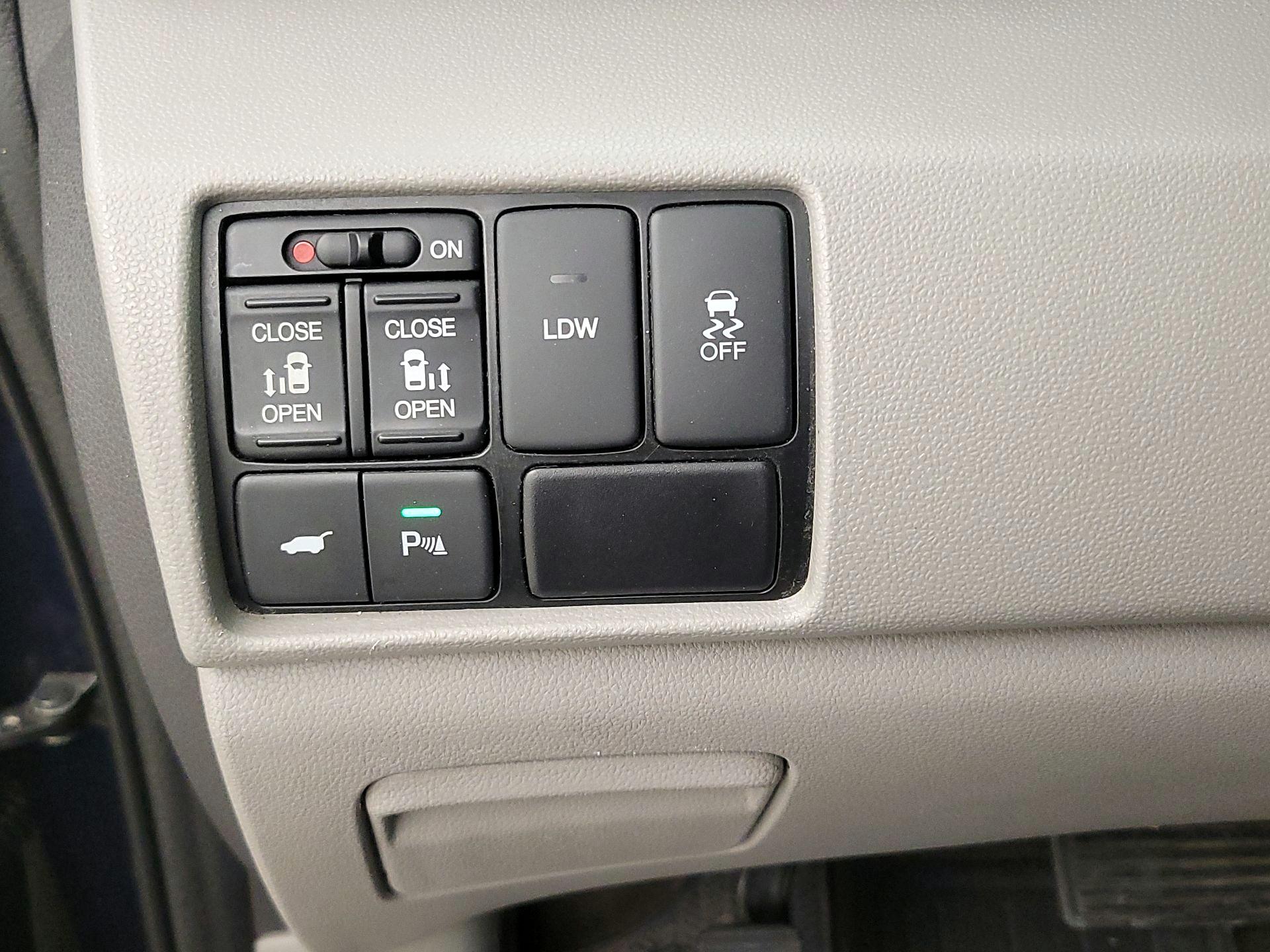 Thumbnail: 2014 Honda Odyssey - 13