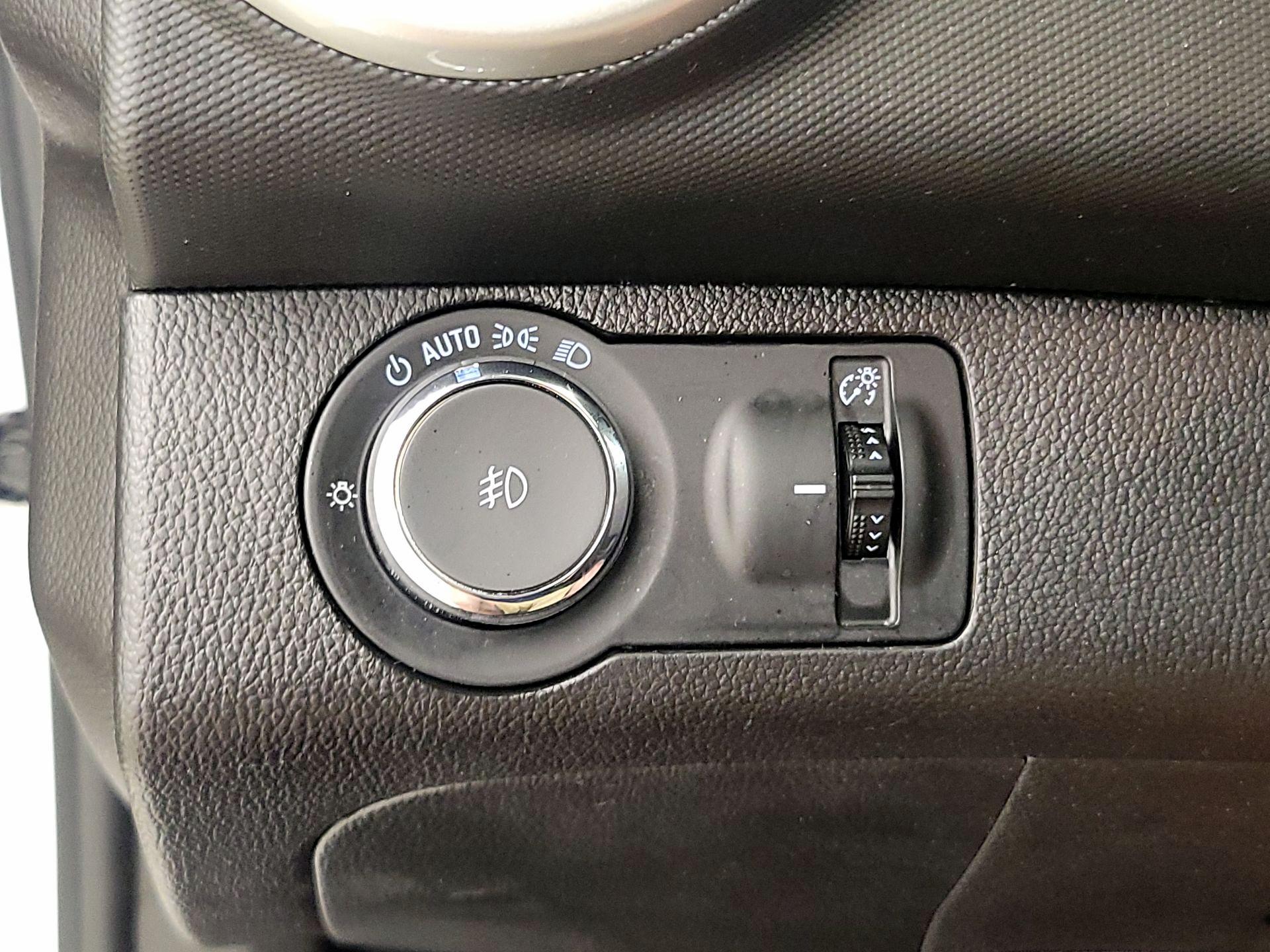 Thumbnail: 2019 Chevrolet Sonic - 13