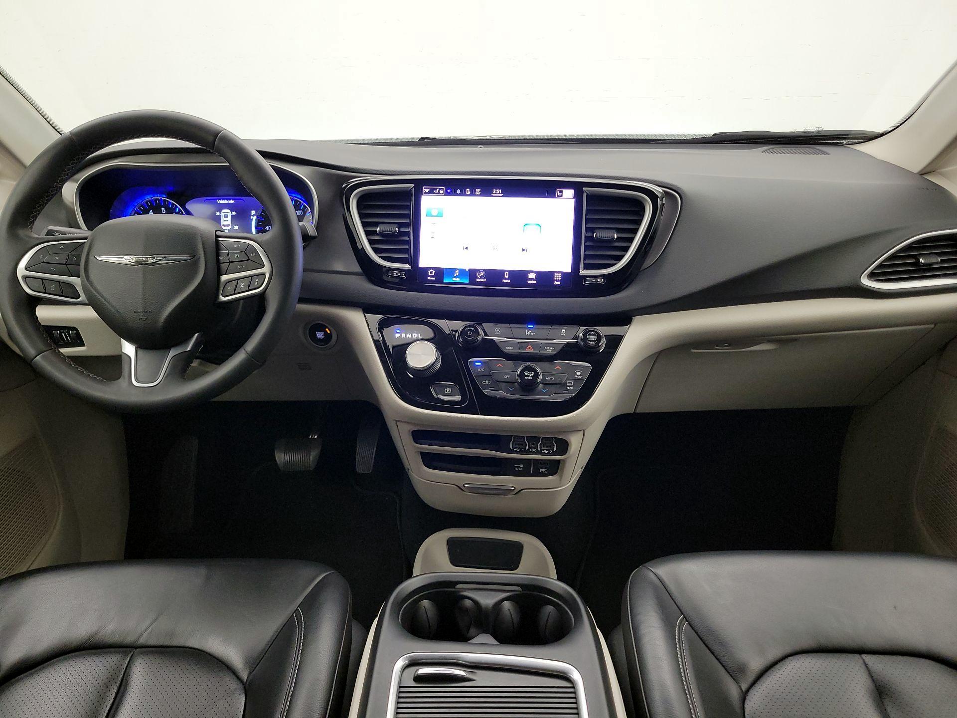 Thumbnail: 2022 Chrysler Pacifica - 9