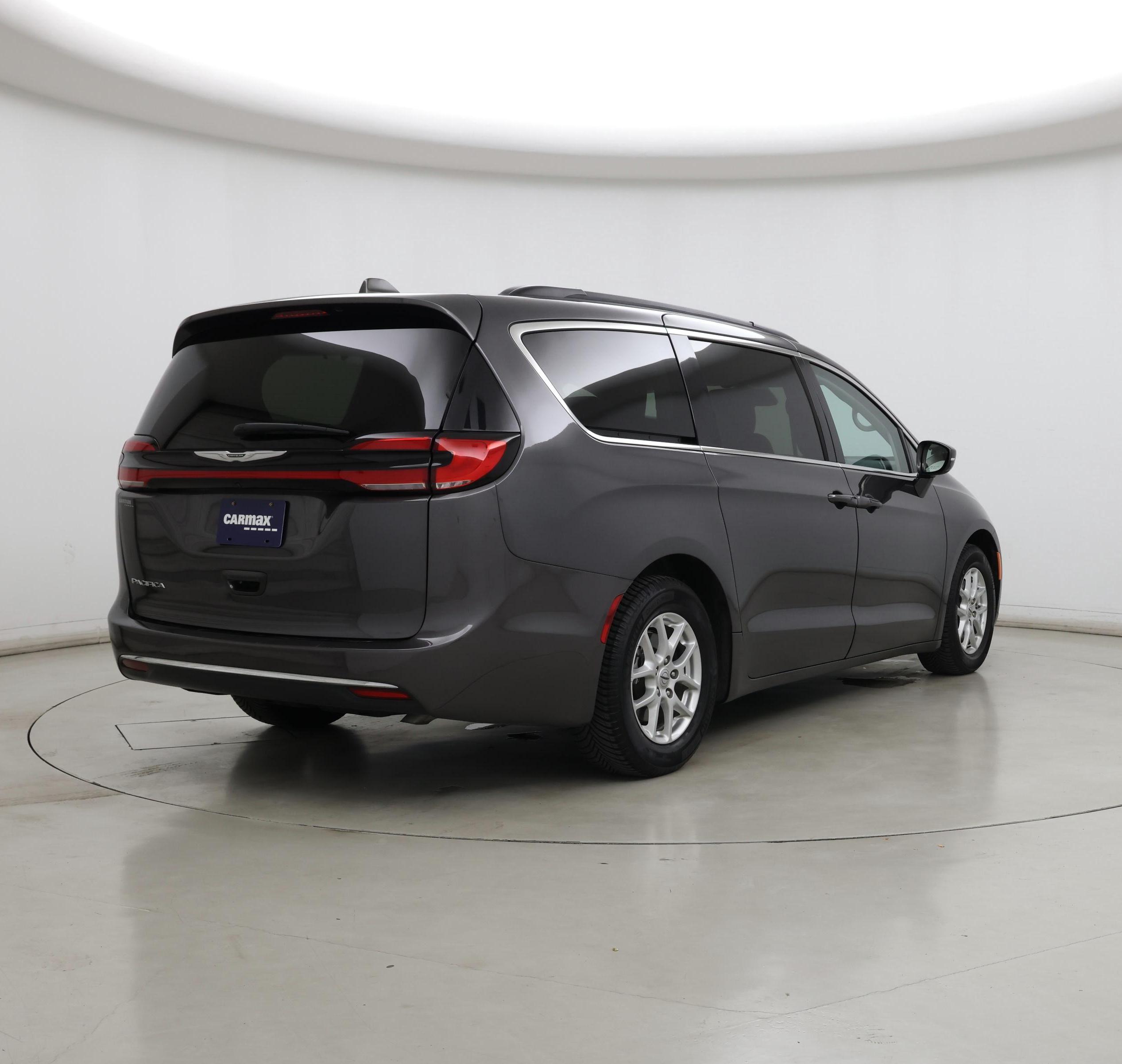 Thumbnail: 2022 Chrysler Pacifica - 8