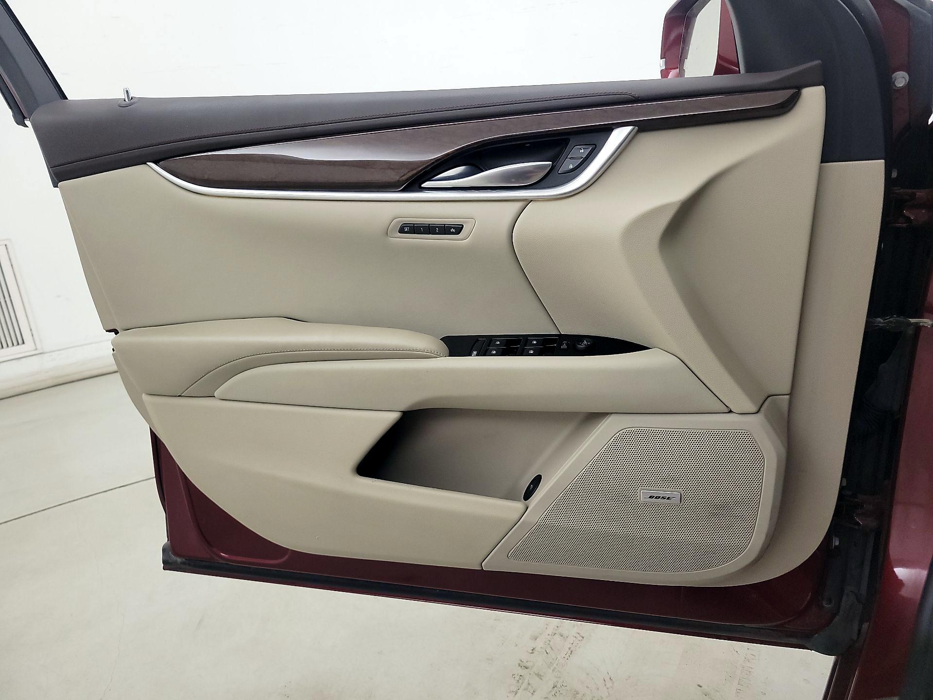 Thumbnail: 2016 Cadillac XTS - 12