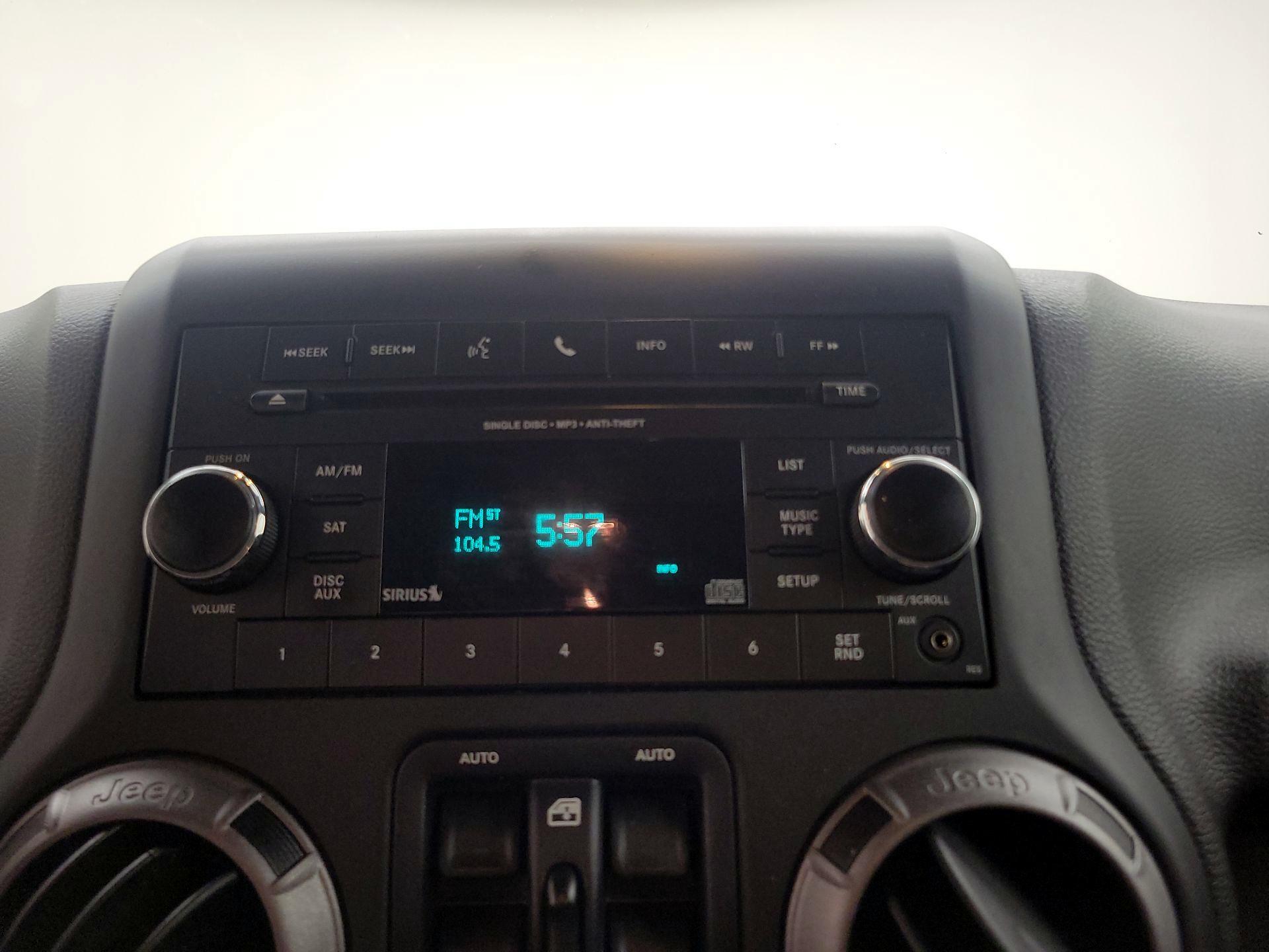 Thumbnail: 2017 Jeep Wrangler - 13