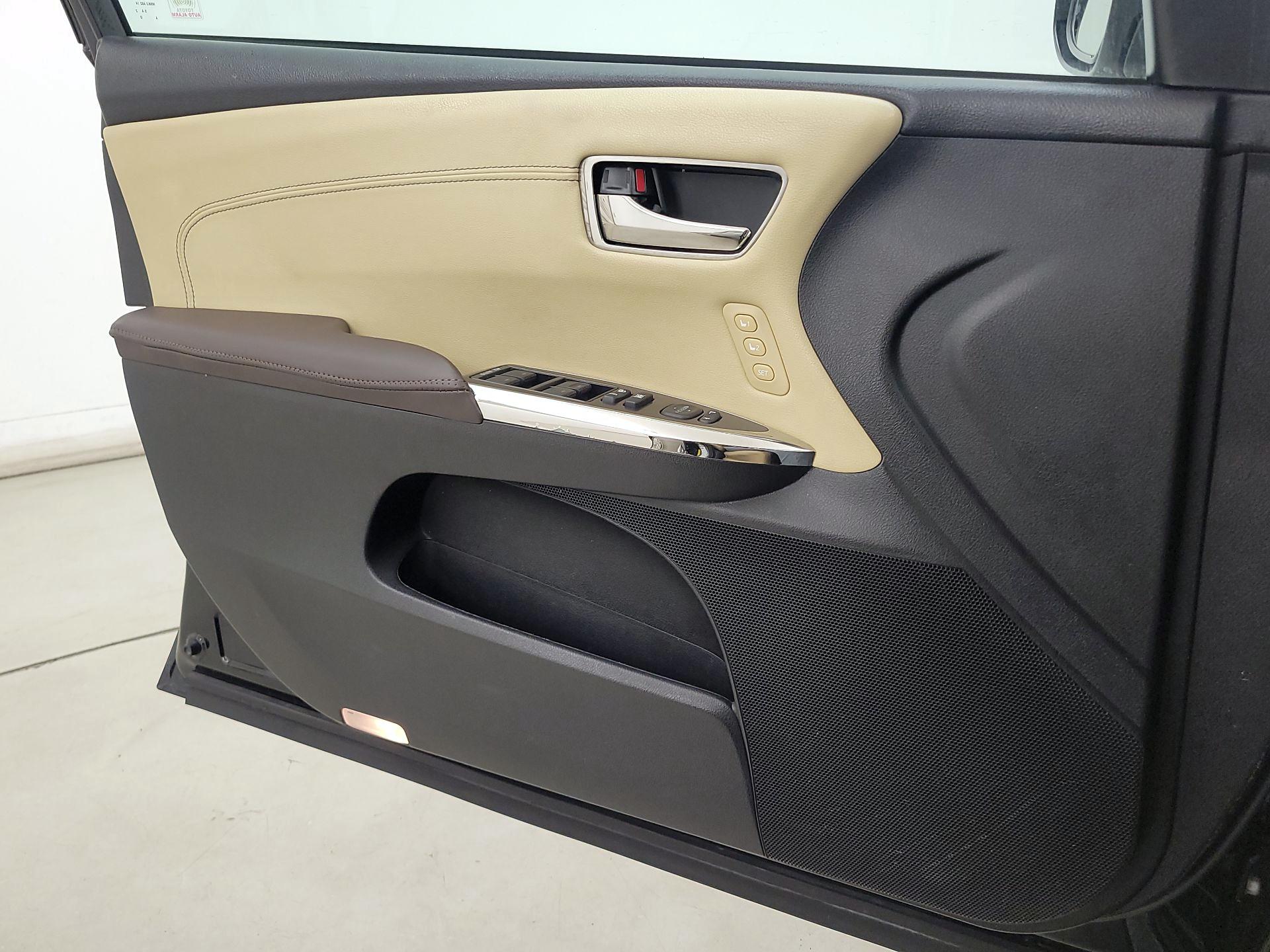 Thumbnail: 2014 Toyota Avalon - 12