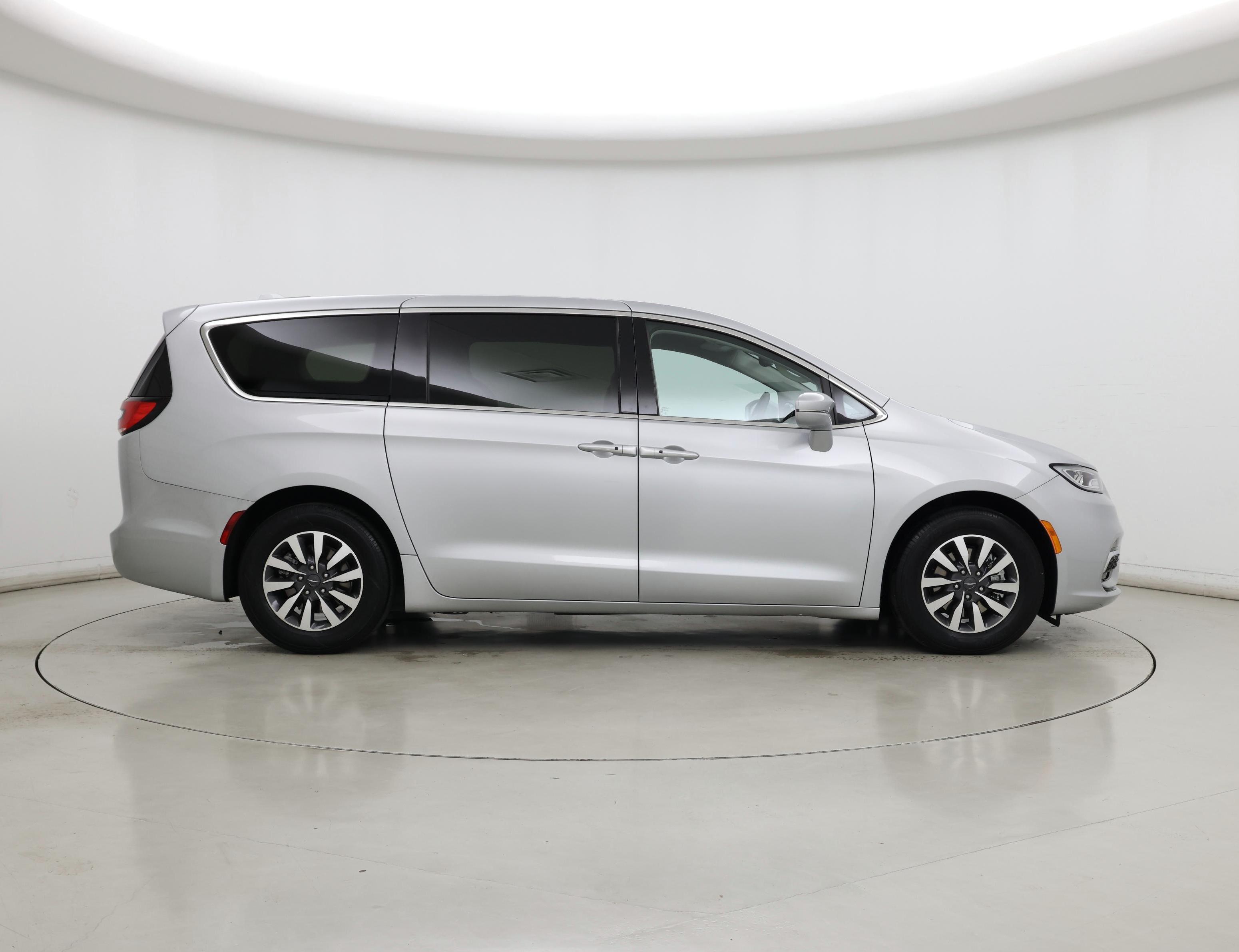 Thumbnail: 2022 Chrysler Pacifica - 7