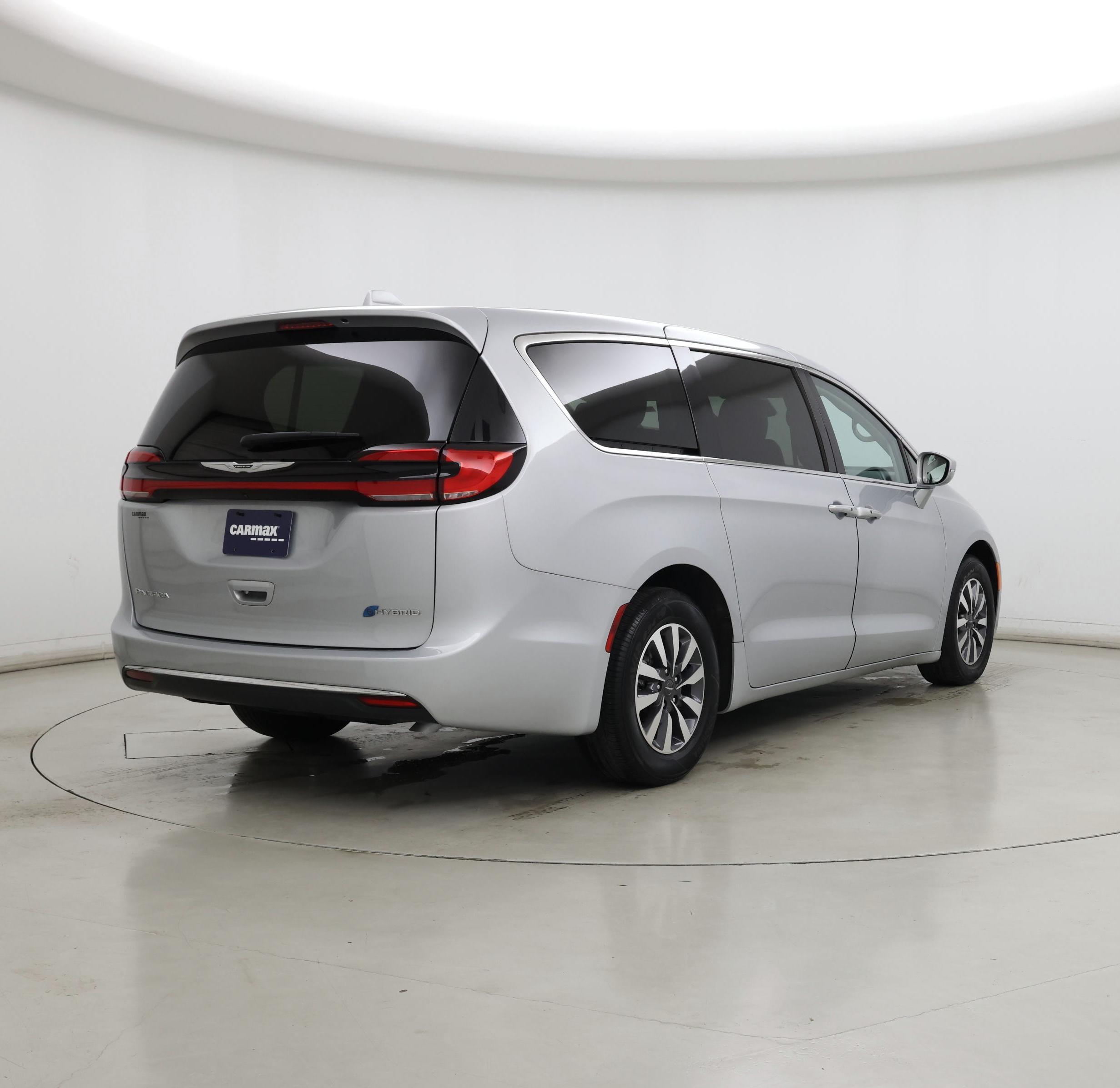 Thumbnail: 2022 Chrysler Pacifica - 8