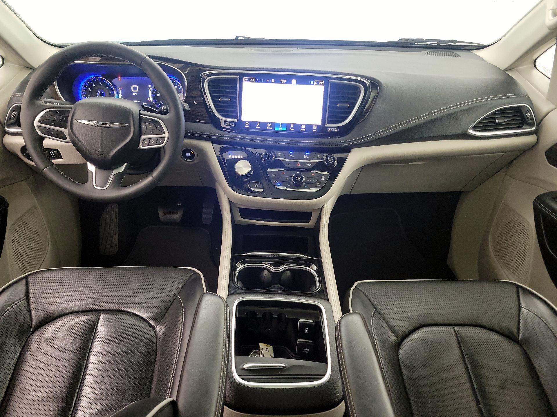 Thumbnail: 2023 Chrysler Pacifica - 9
