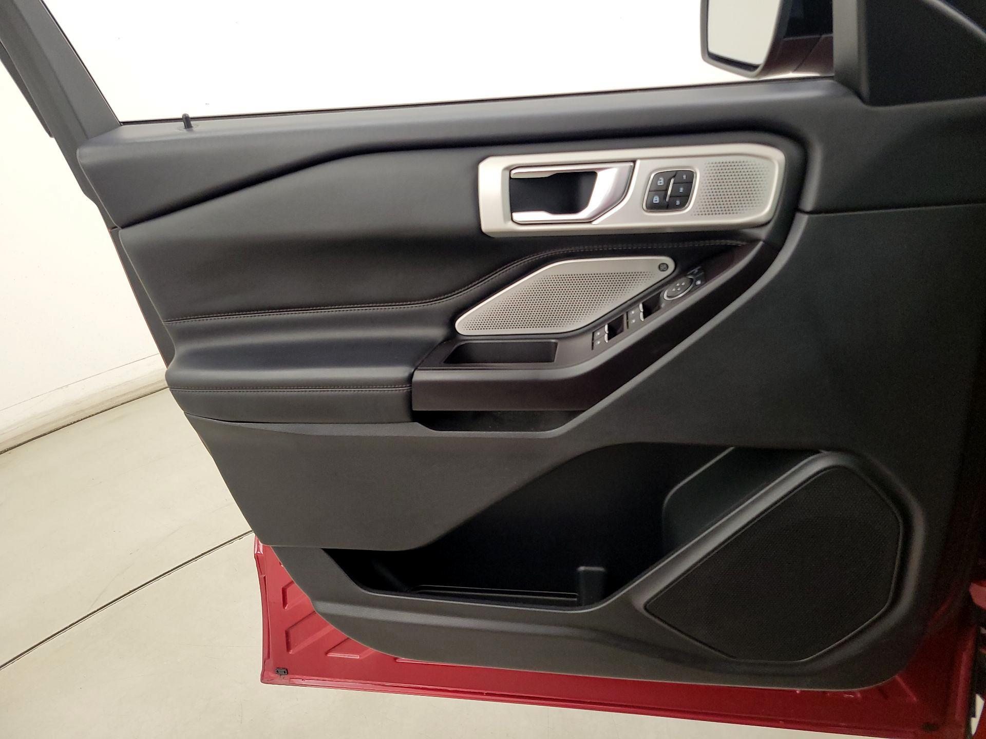 Thumbnail: 2020 Ford Explorer - 12