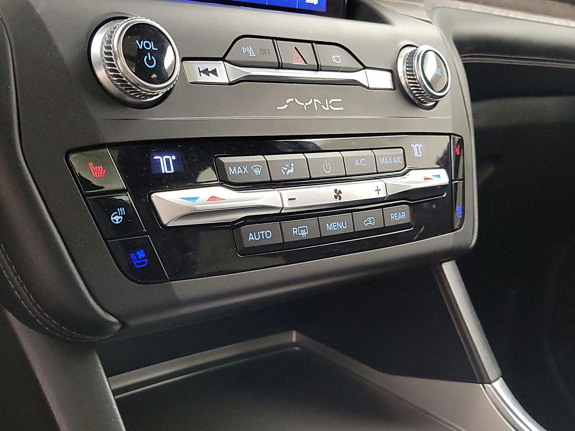 Thumbnail: 2020 Ford Explorer - 17