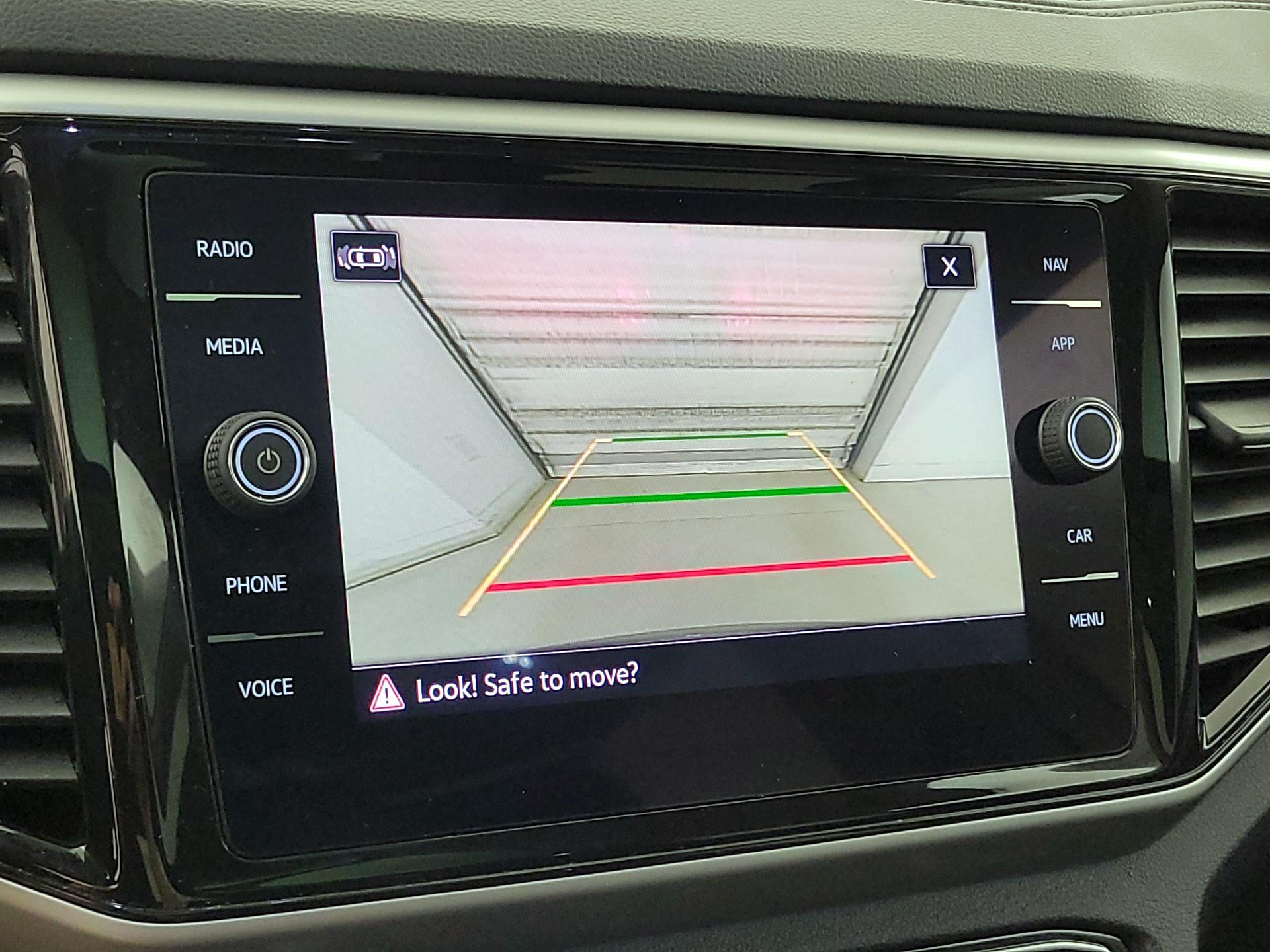 Thumbnail: 2022 Volkswagen Atlas - 14