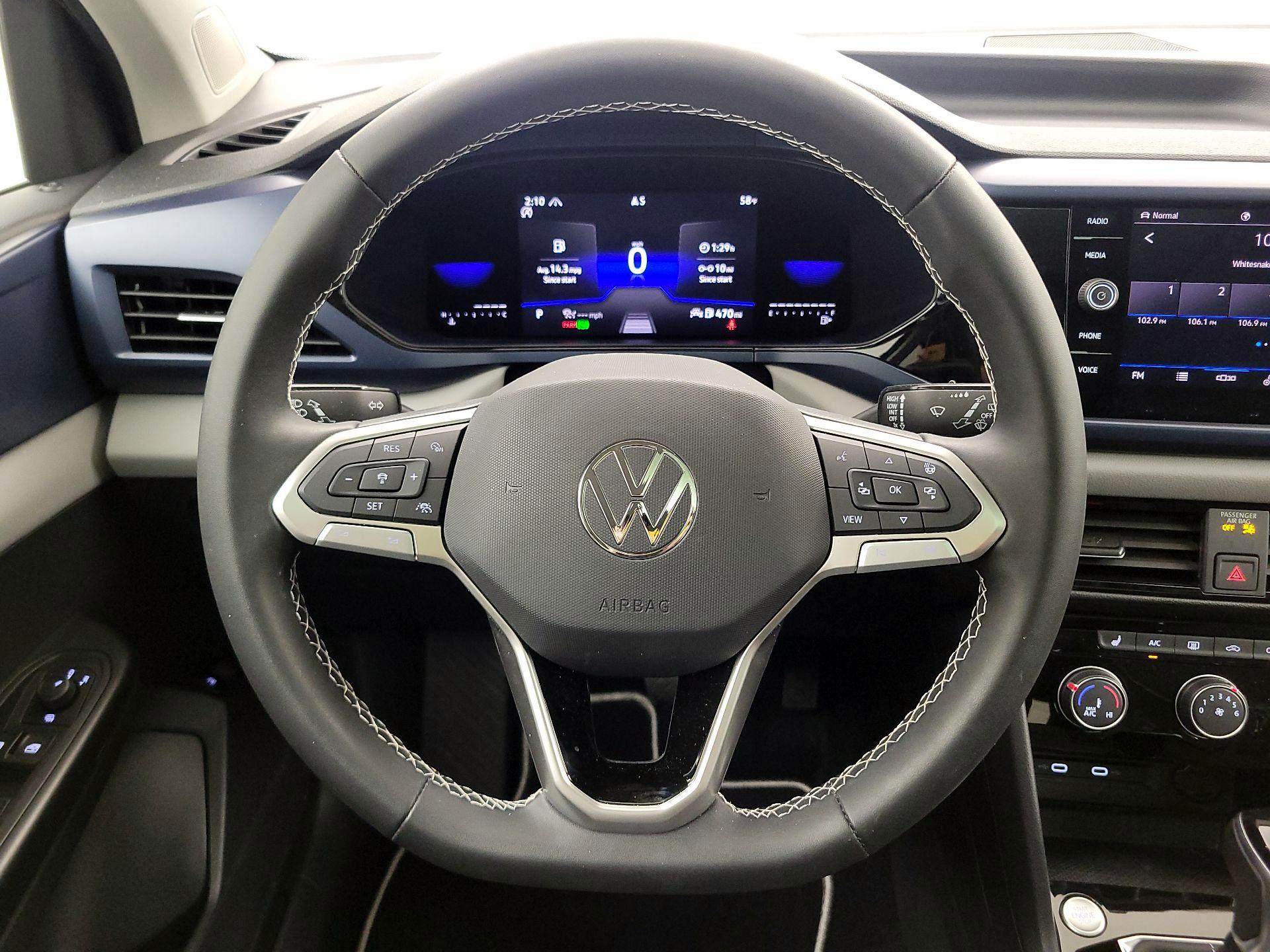 Thumbnail: 2023 Volkswagen Taos - 10