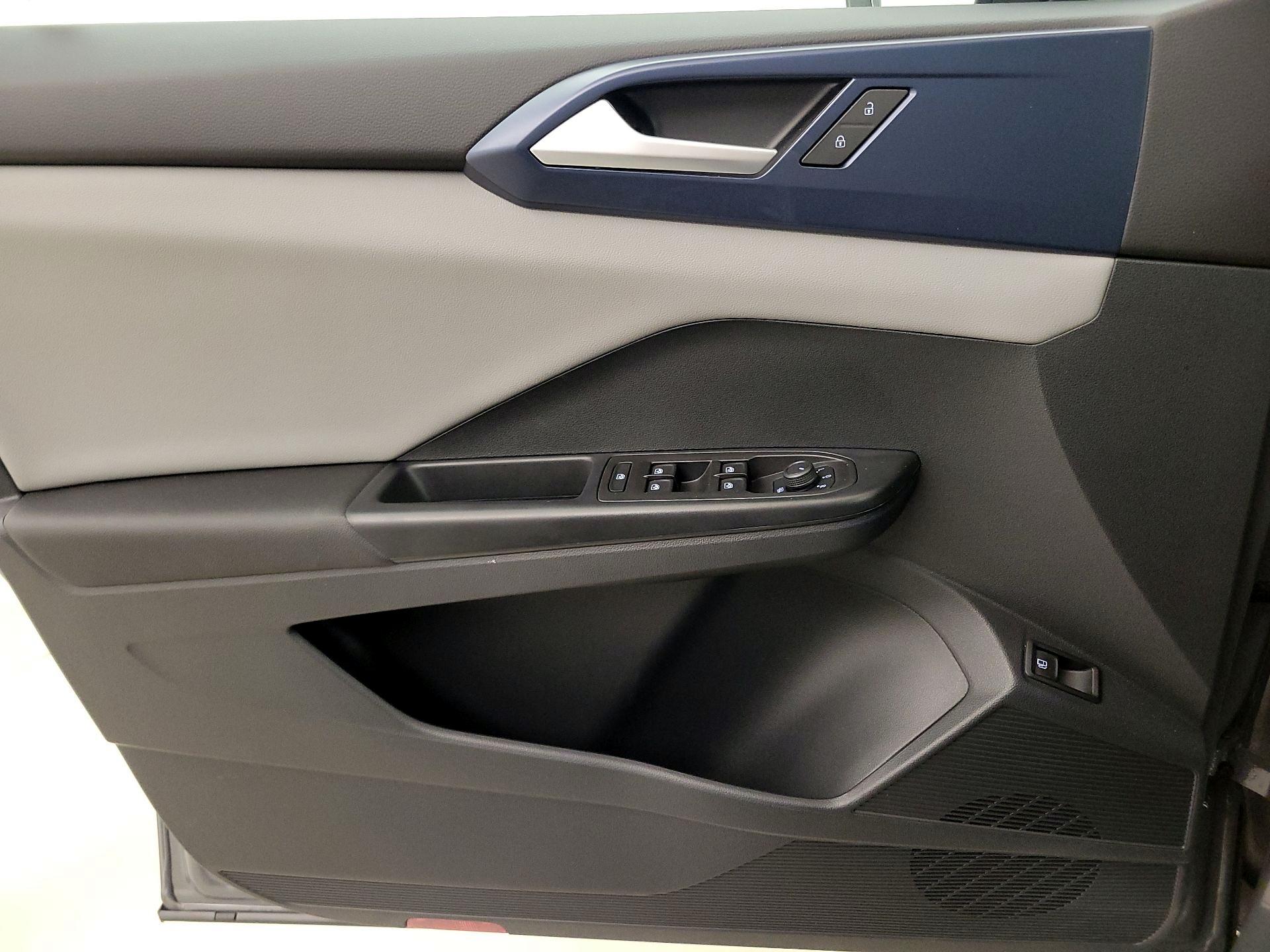 Thumbnail: 2023 Volkswagen Taos - 12