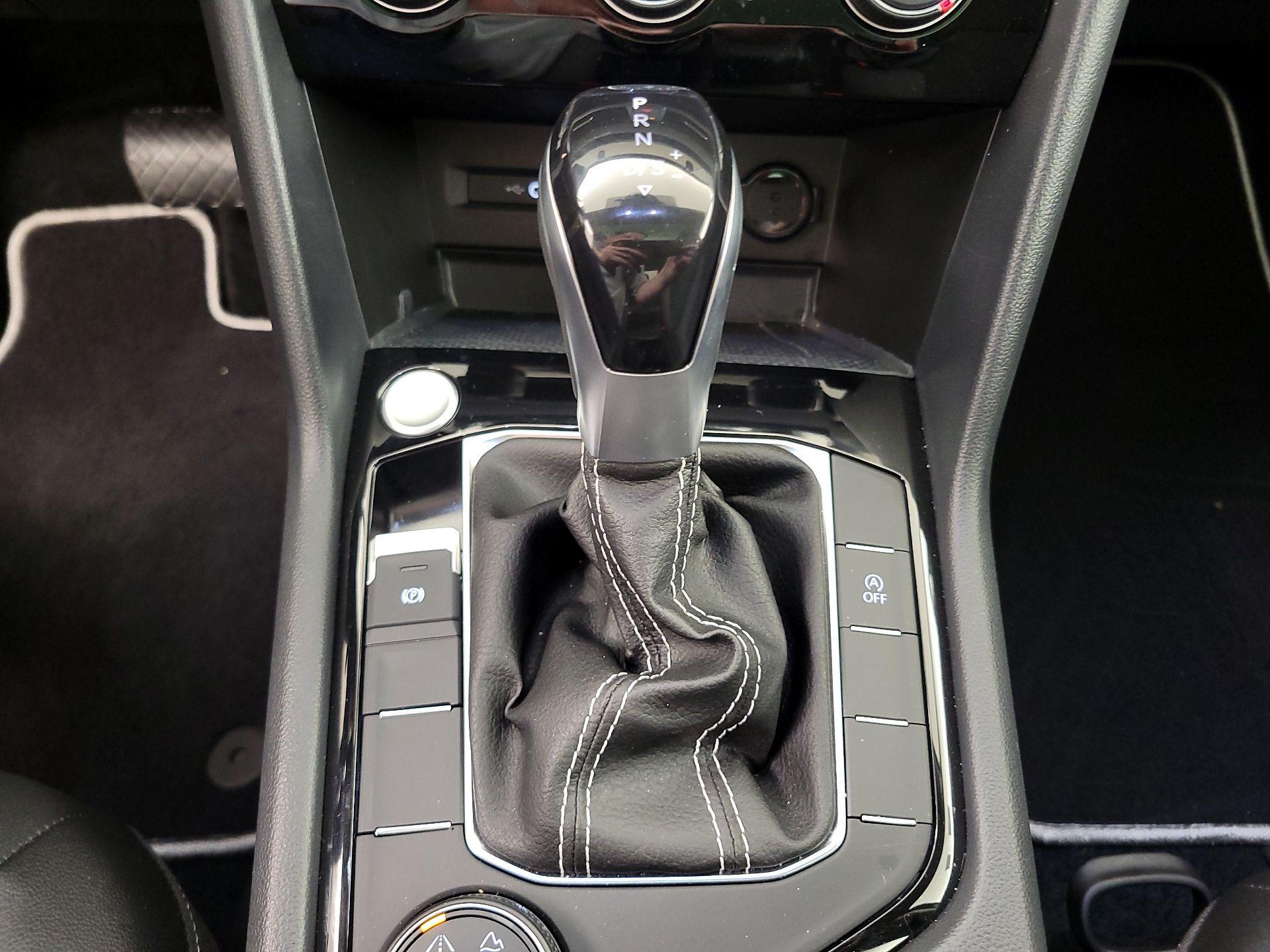 Thumbnail: 2023 Volkswagen Taos - 17