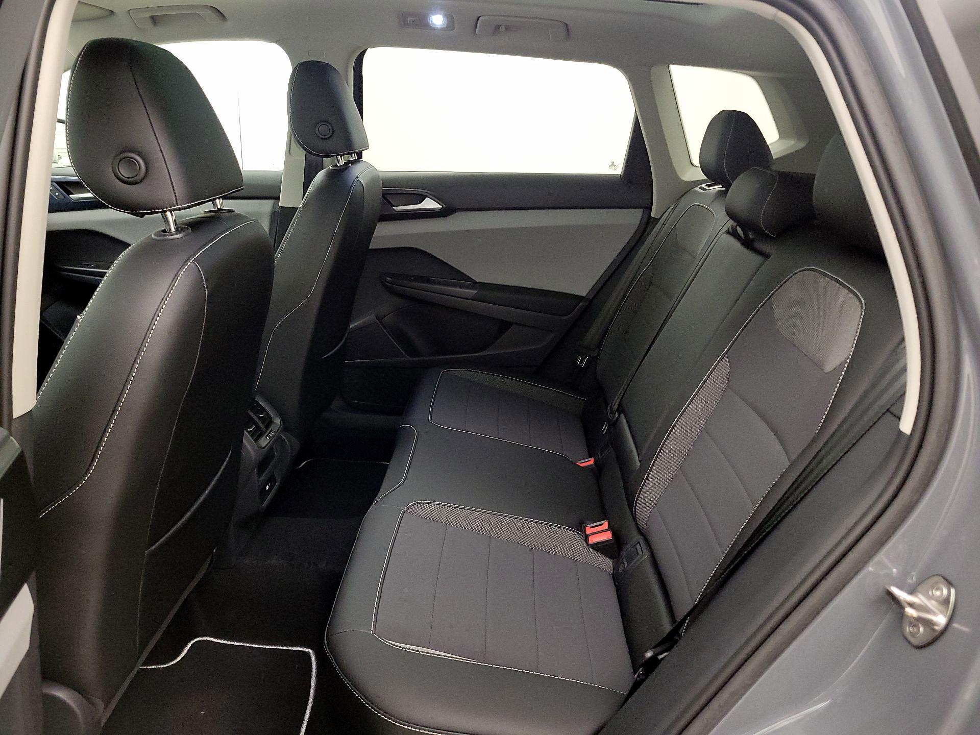 Thumbnail: 2023 Volkswagen Taos - 20