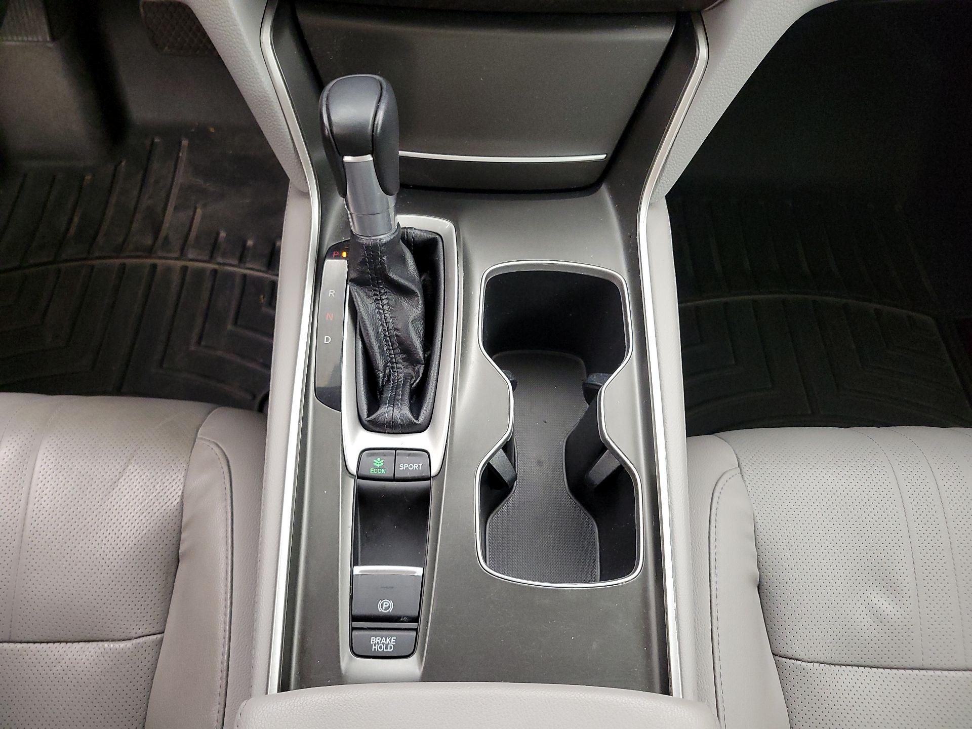 Thumbnail: 2018 Honda Accord - 18