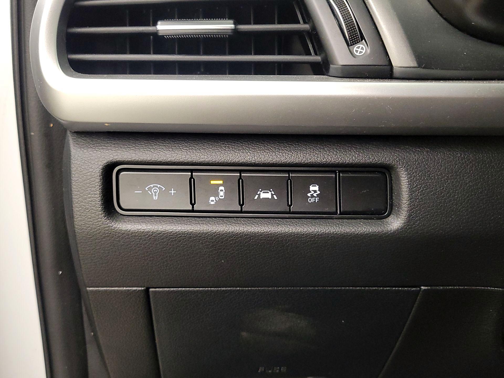 Thumbnail: 2020 Kia Telluride - 13