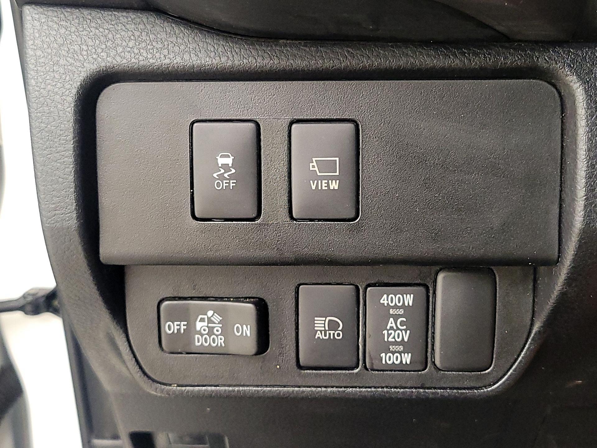 Thumbnail: 2023 Toyota Tacoma - 13