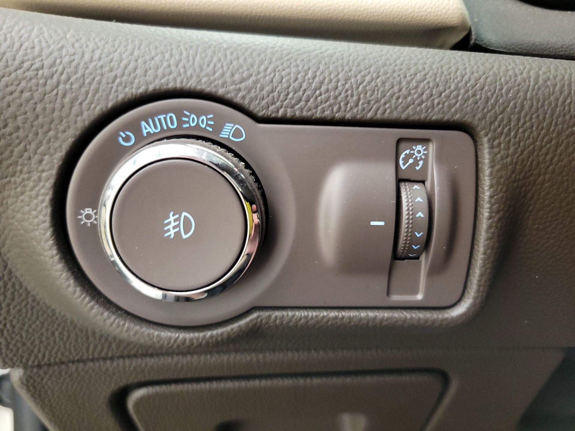 Thumbnail: 2016 Buick Verano - 13