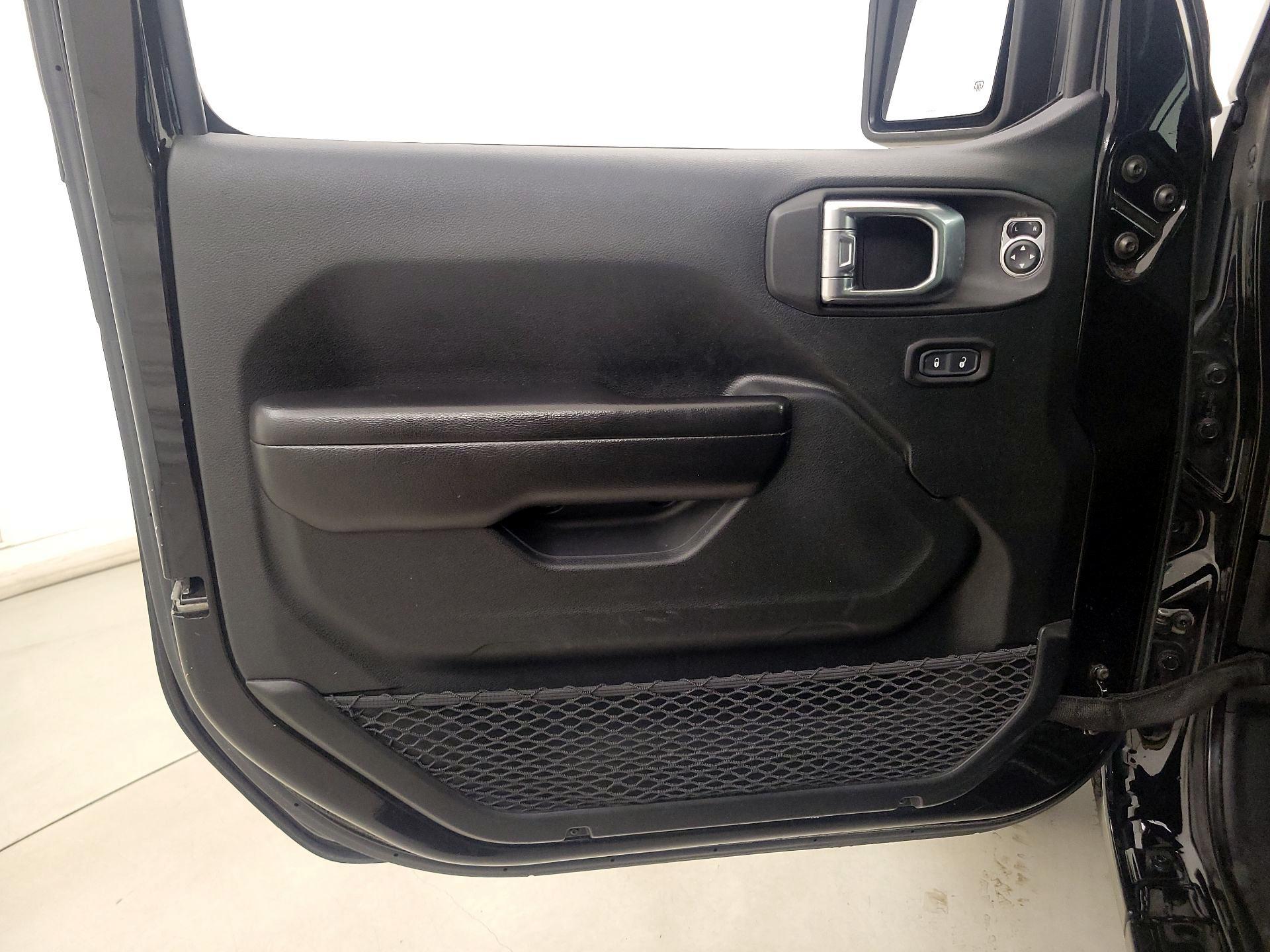 Thumbnail: 2020 Jeep Wrangler - 12