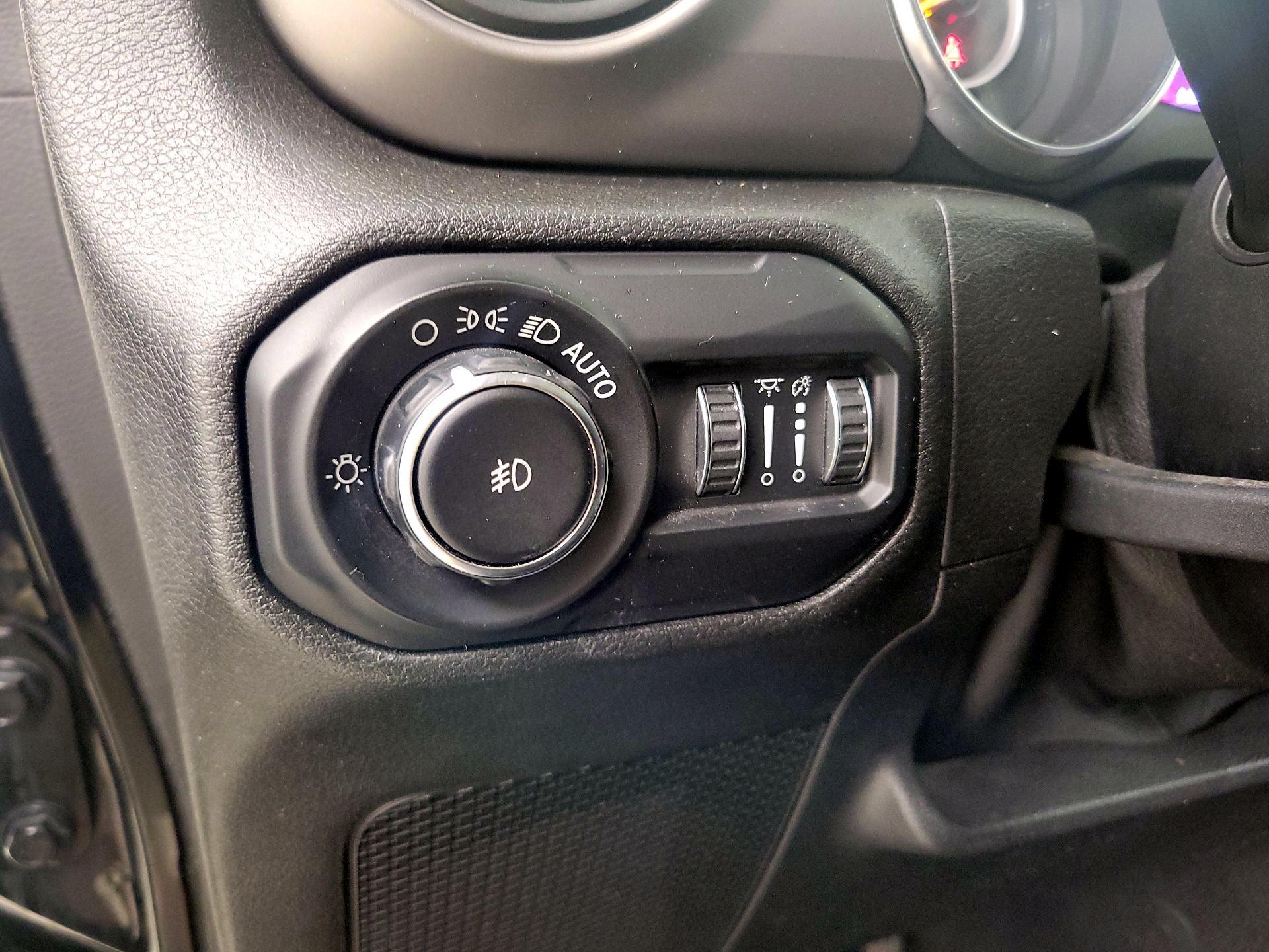 Thumbnail: 2020 Jeep Wrangler - 13