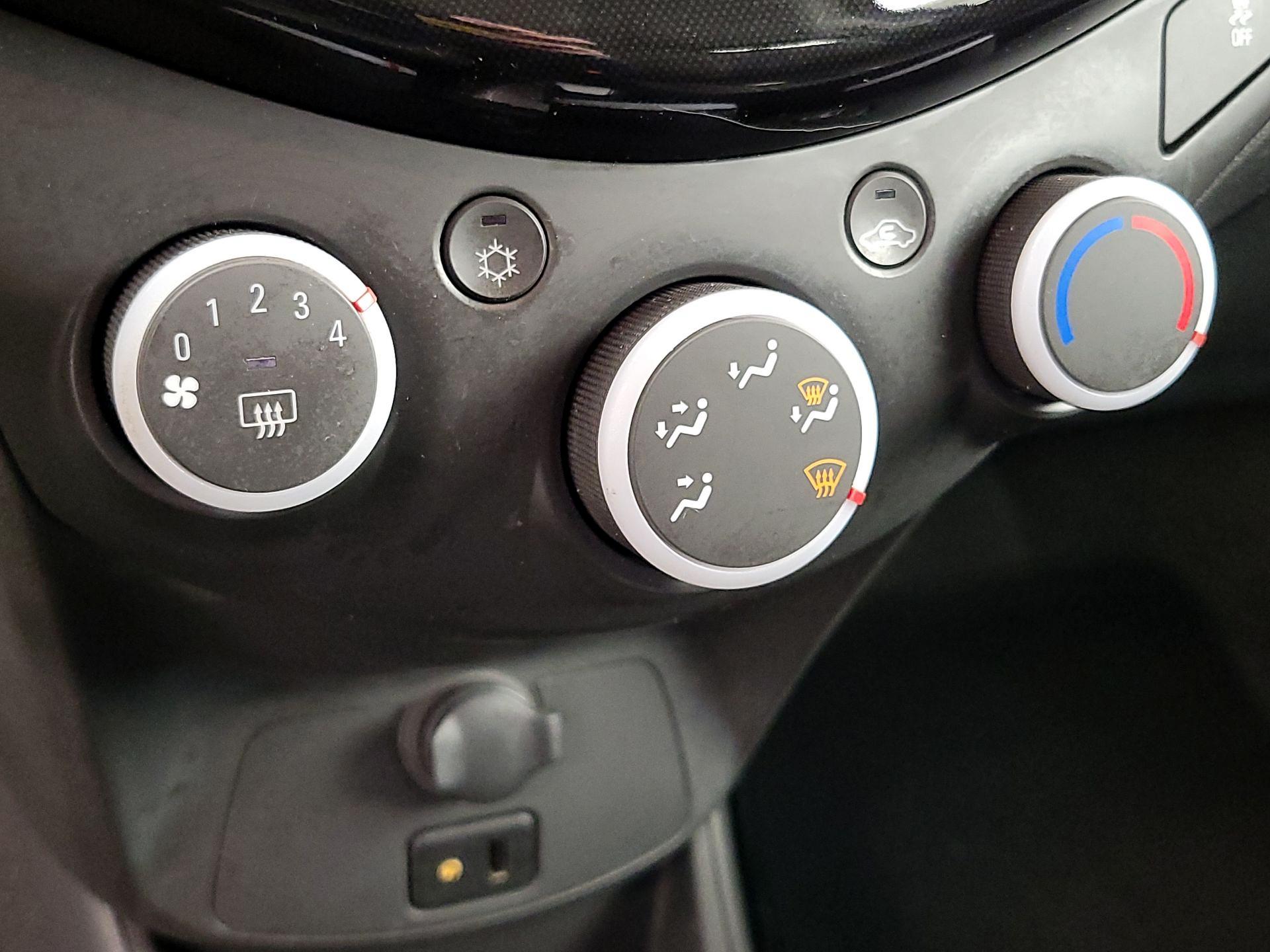 Thumbnail: 2015 Chevrolet Spark - 15