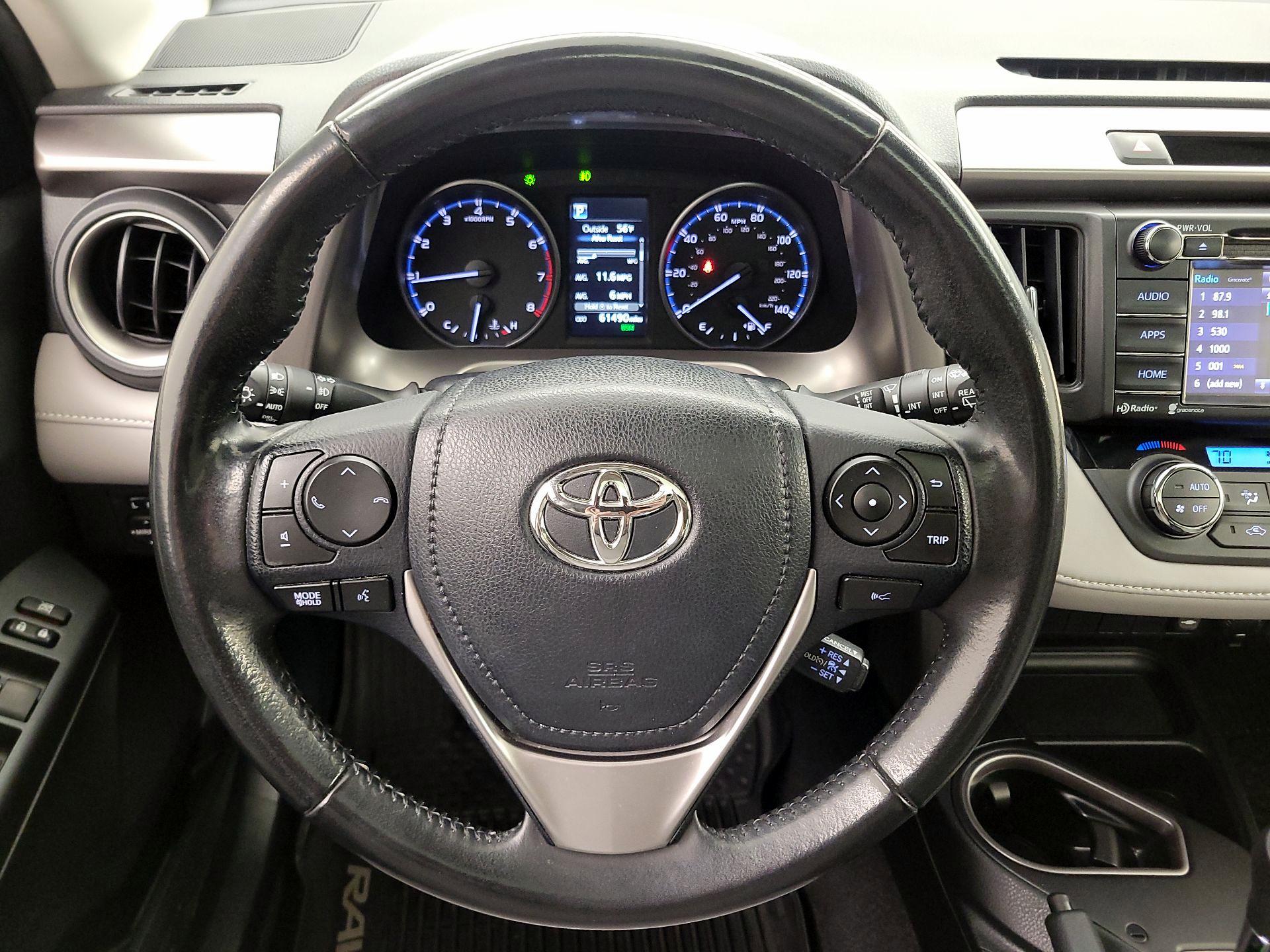 Thumbnail: 2018 Toyota RAV4 - 10