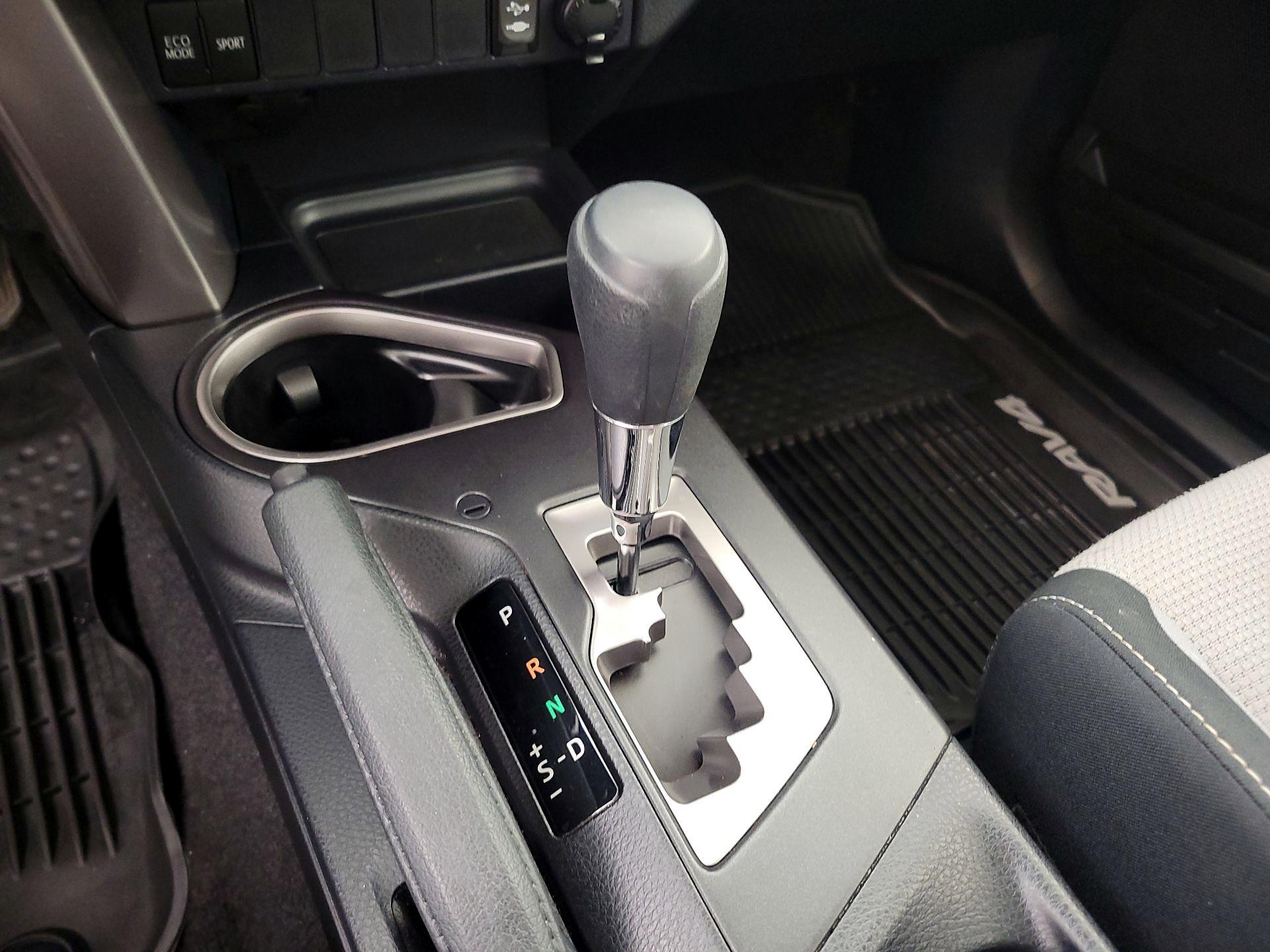 Thumbnail: 2018 Toyota RAV4 - 17