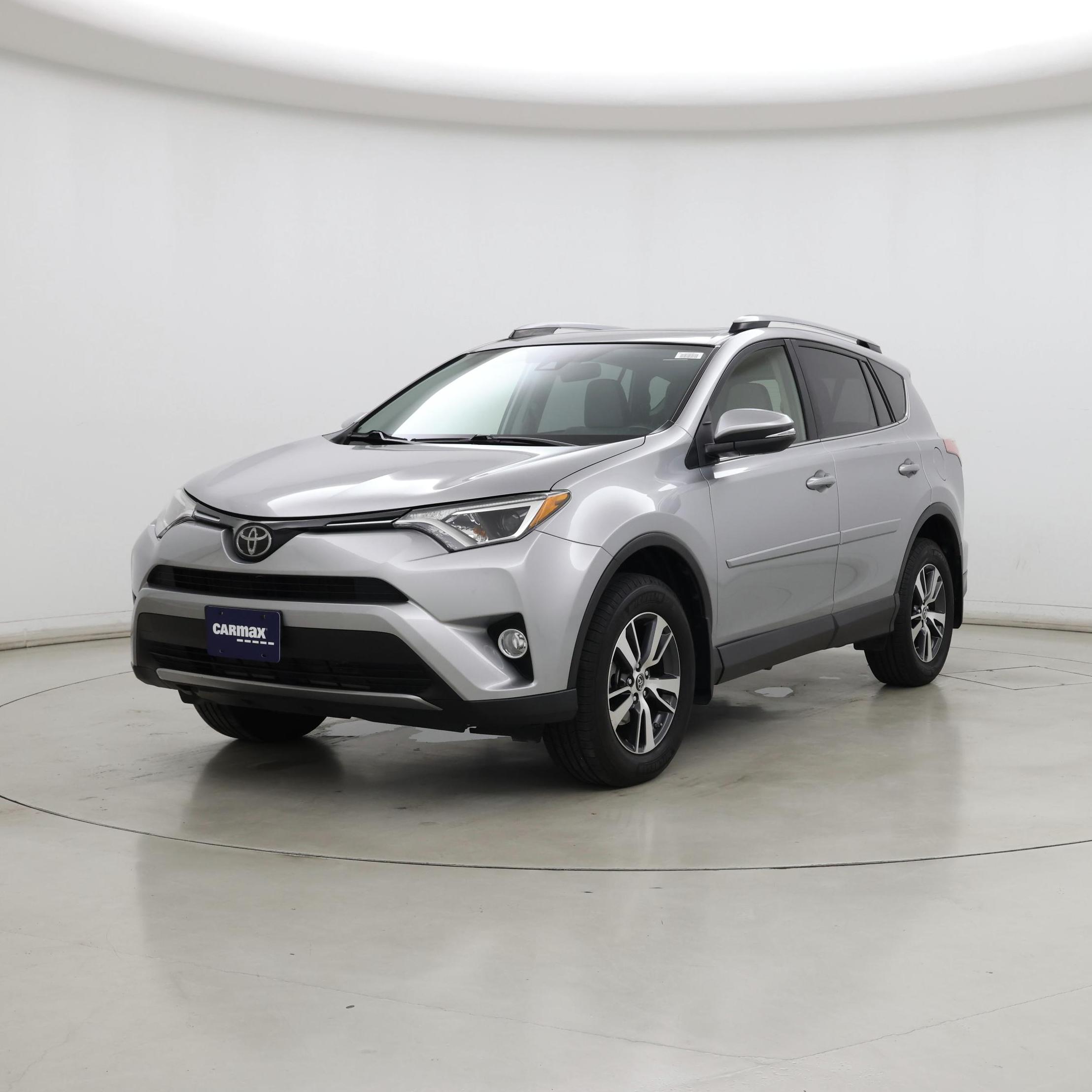 Thumbnail: 2018 Toyota RAV4 - 4