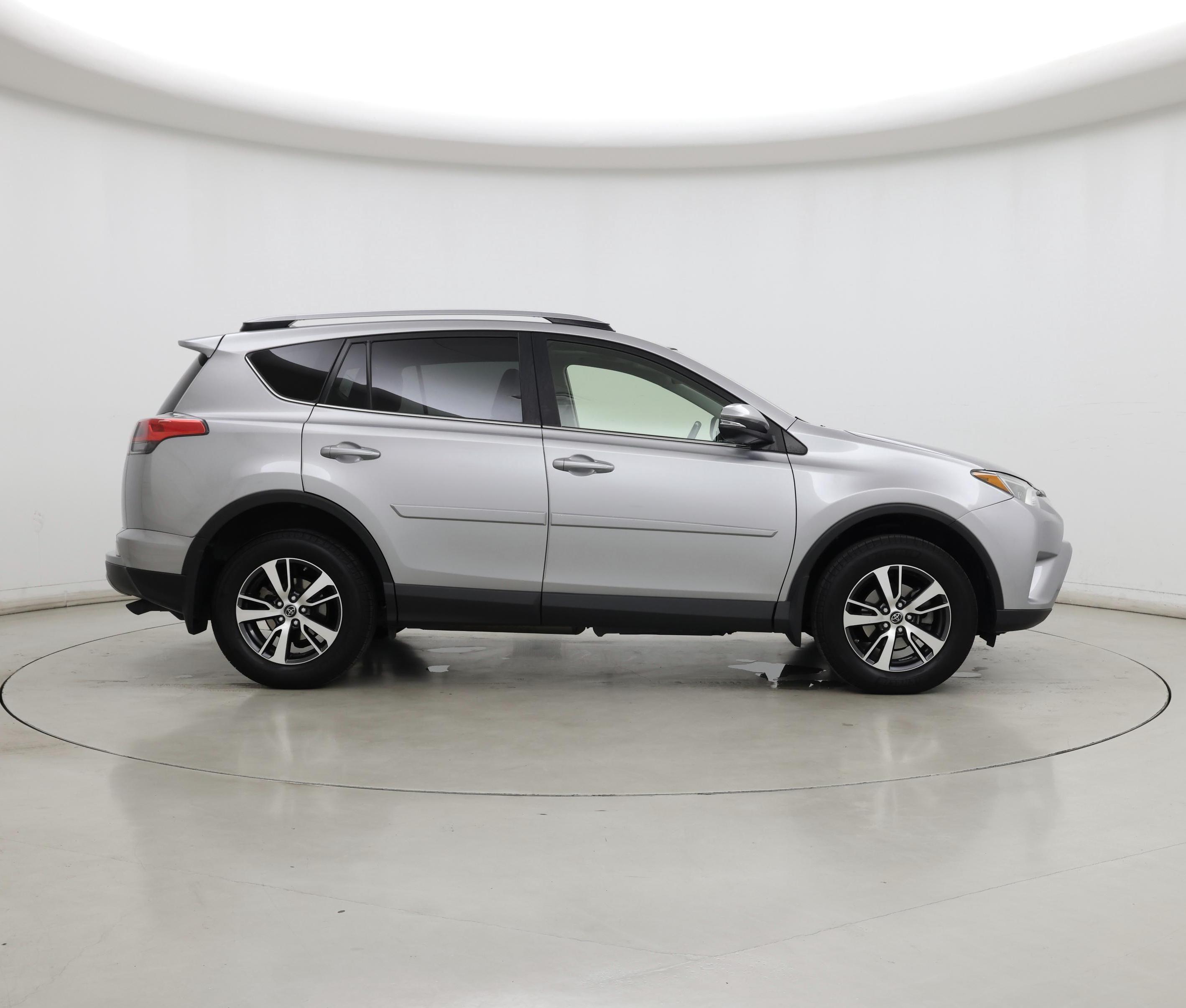 Thumbnail: 2018 Toyota RAV4 - 7