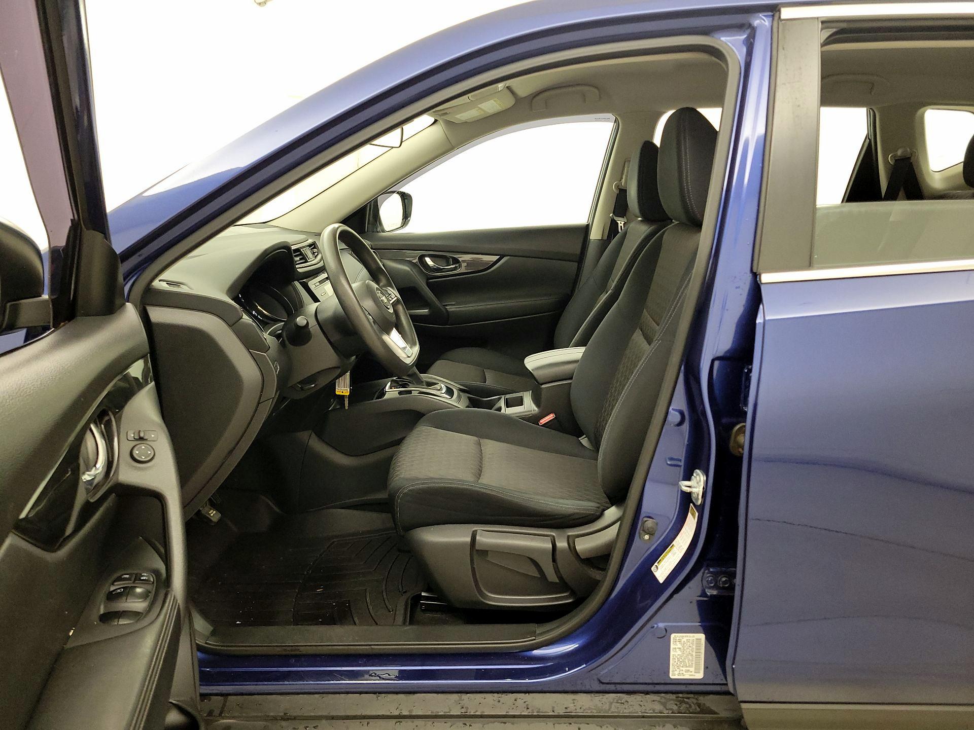 Thumbnail: 2017 Nissan Rogue - 11