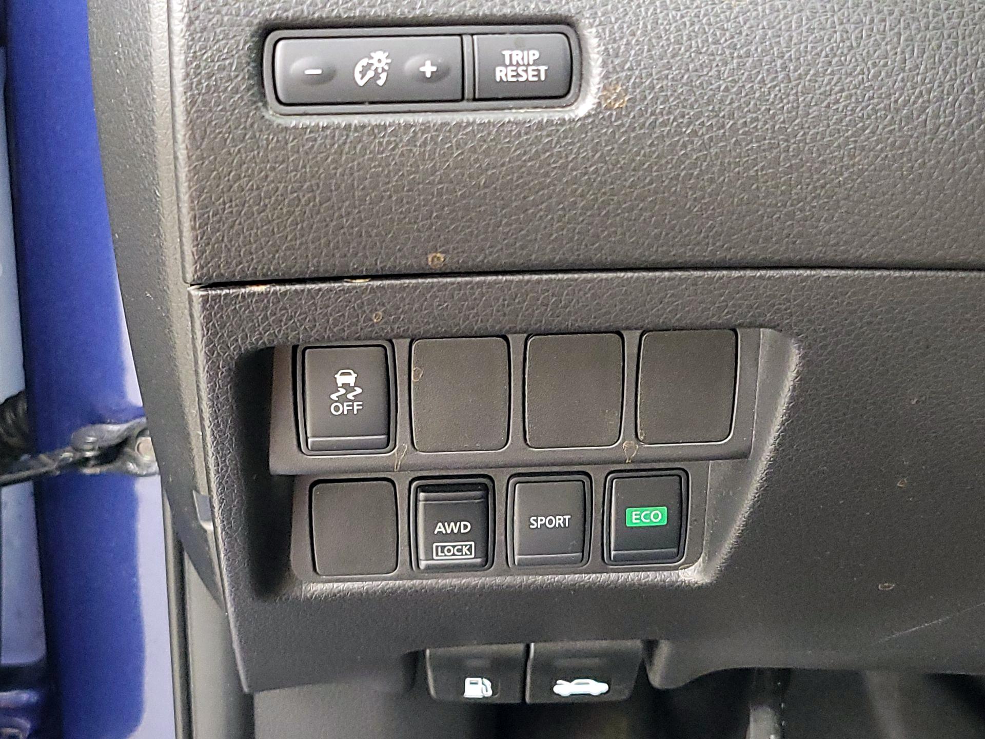 Thumbnail: 2017 Nissan Rogue - 13