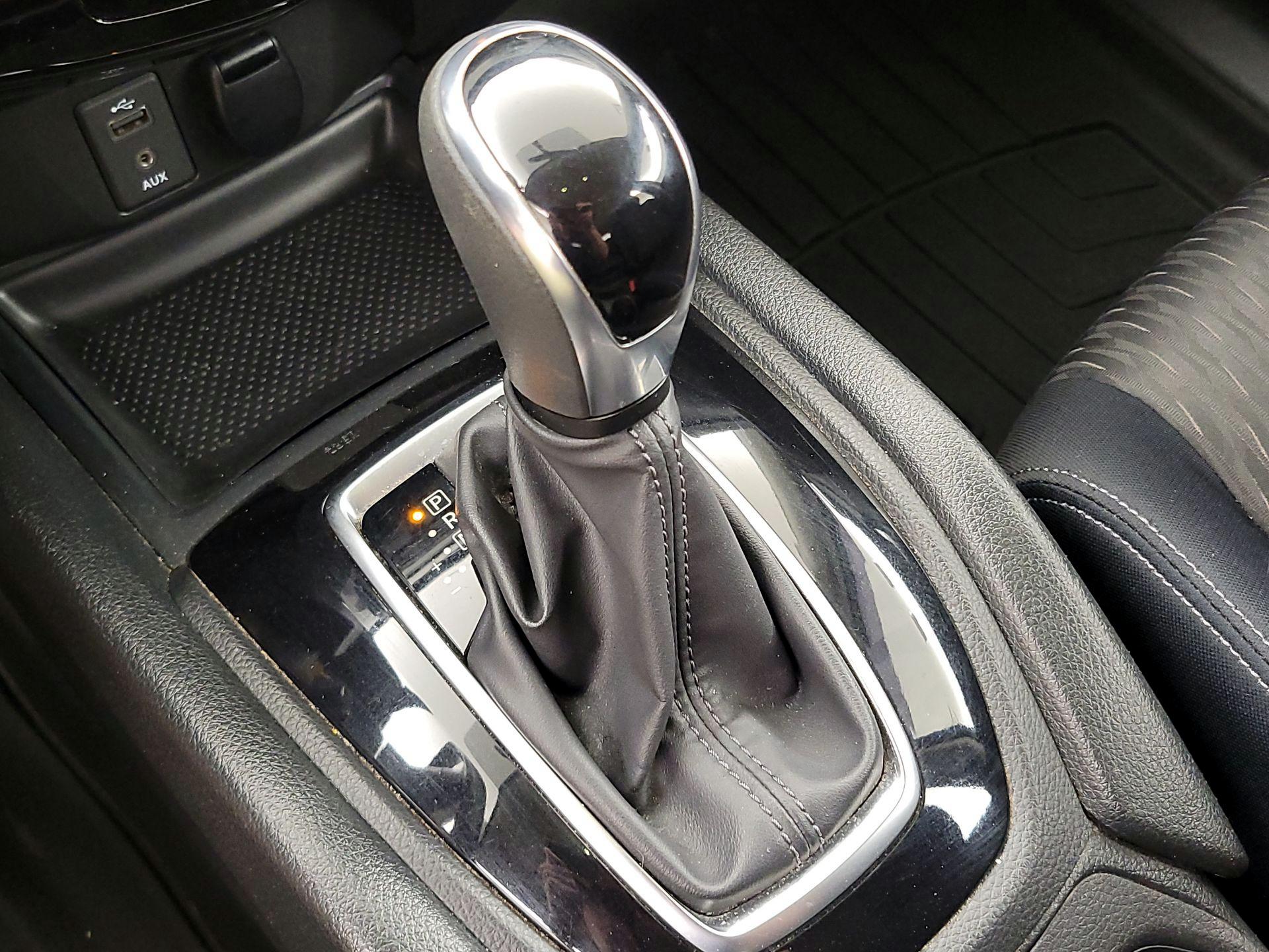 Thumbnail: 2017 Nissan Rogue - 17