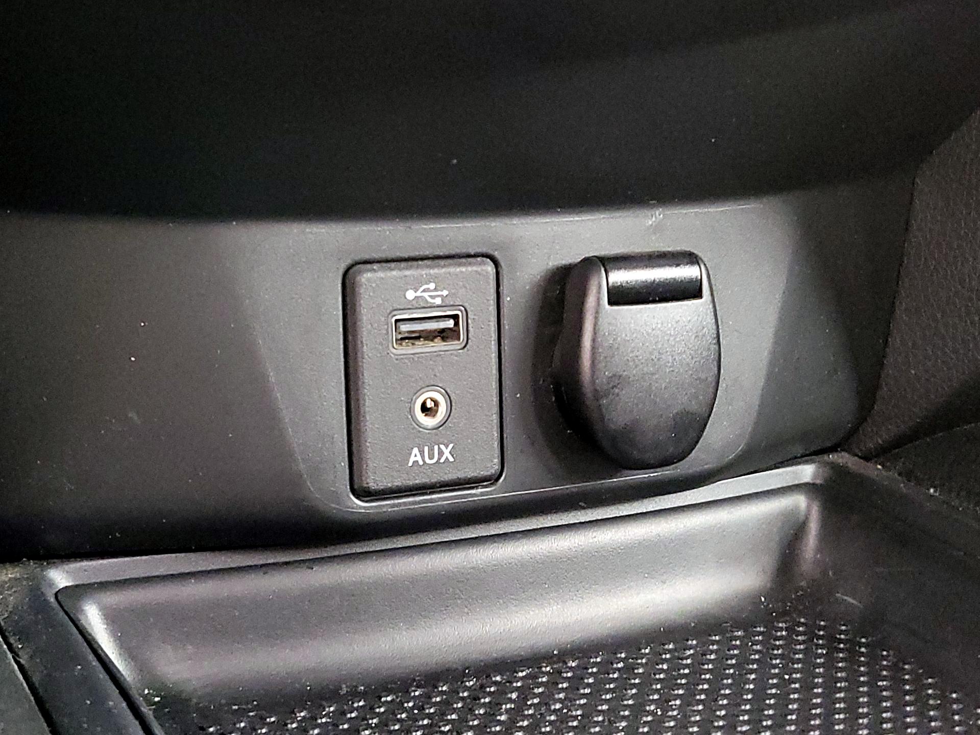 Thumbnail: 2017 Nissan Rogue - 18