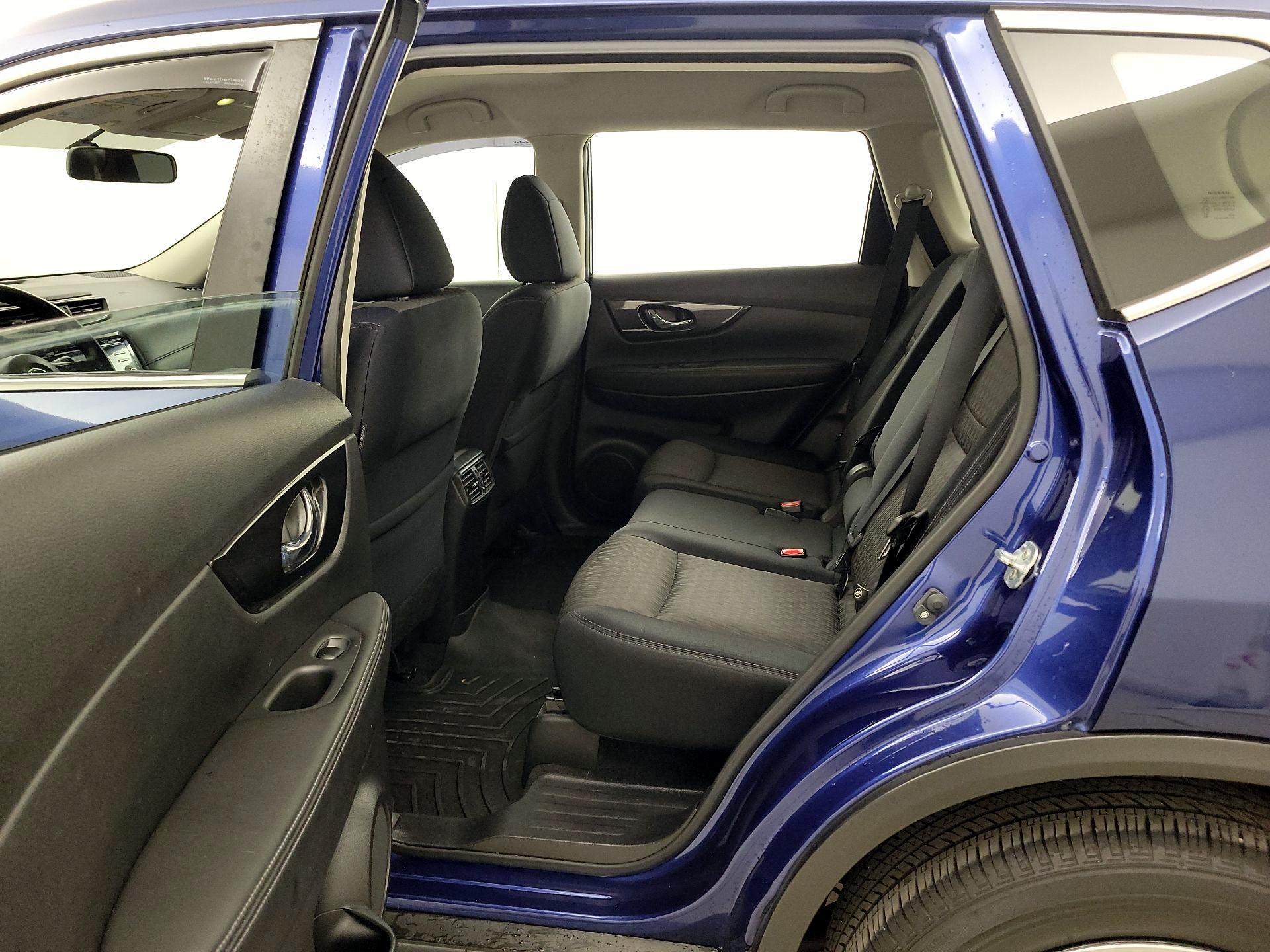 Thumbnail: 2017 Nissan Rogue - 19