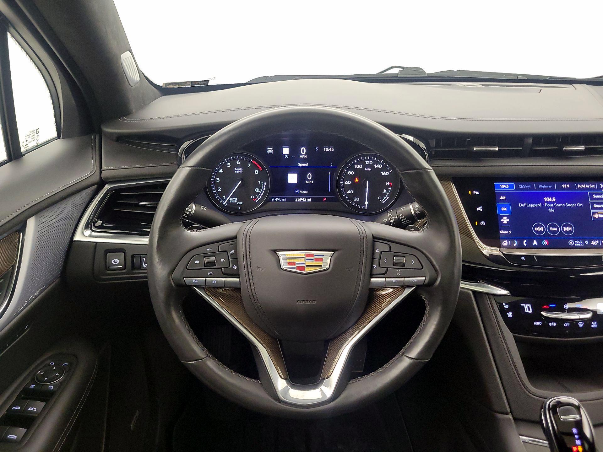 Thumbnail: 2023 Cadillac XT6 - 10