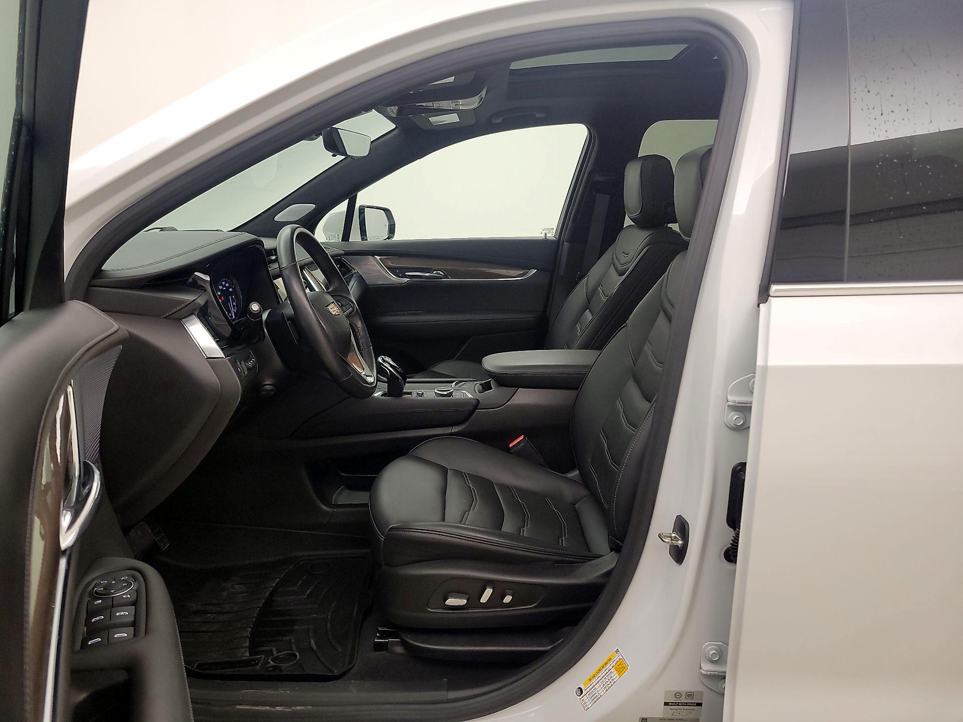 Thumbnail: 2023 Cadillac XT6 - 11