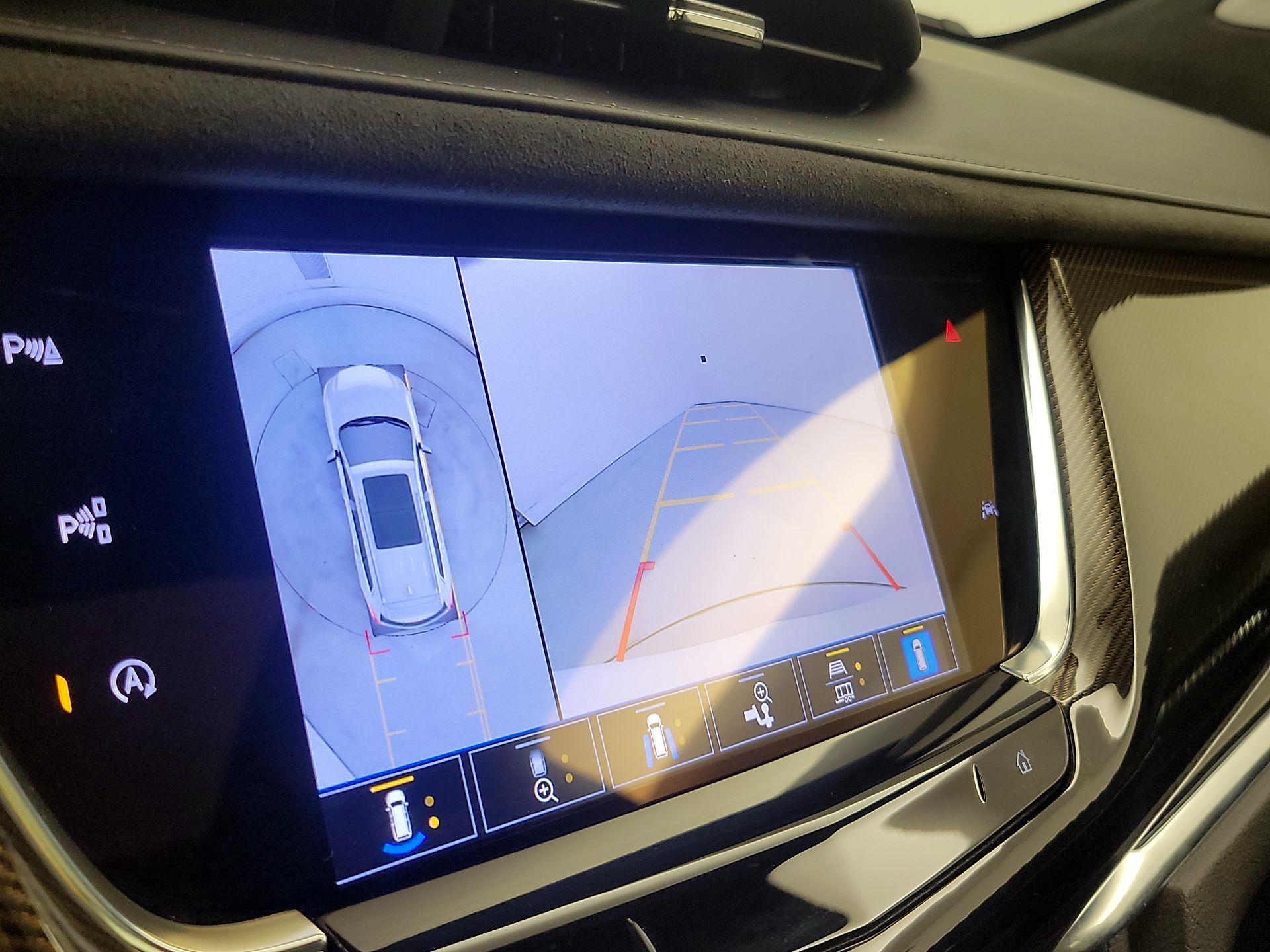 Thumbnail: 2023 Cadillac XT6 - 15