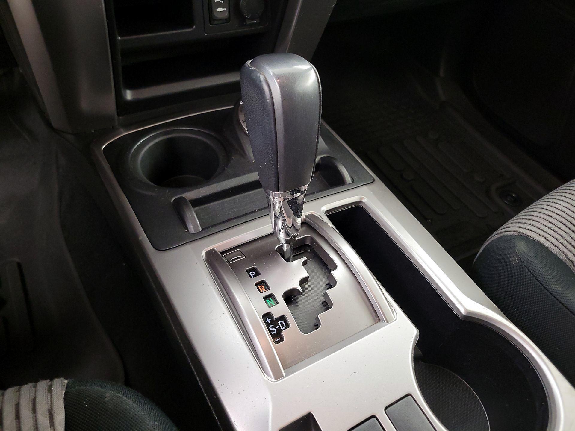 Thumbnail: 2015 Toyota 4Runner - 18