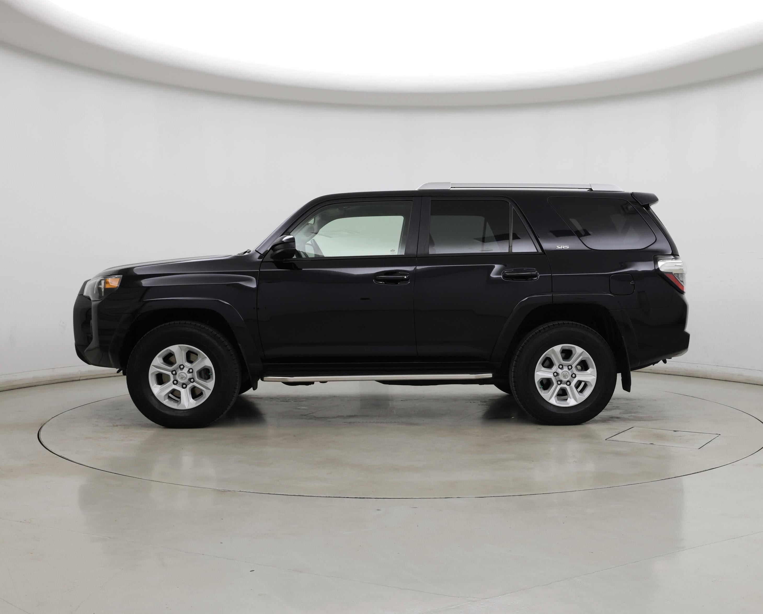 Thumbnail: 2015 Toyota 4Runner - 3