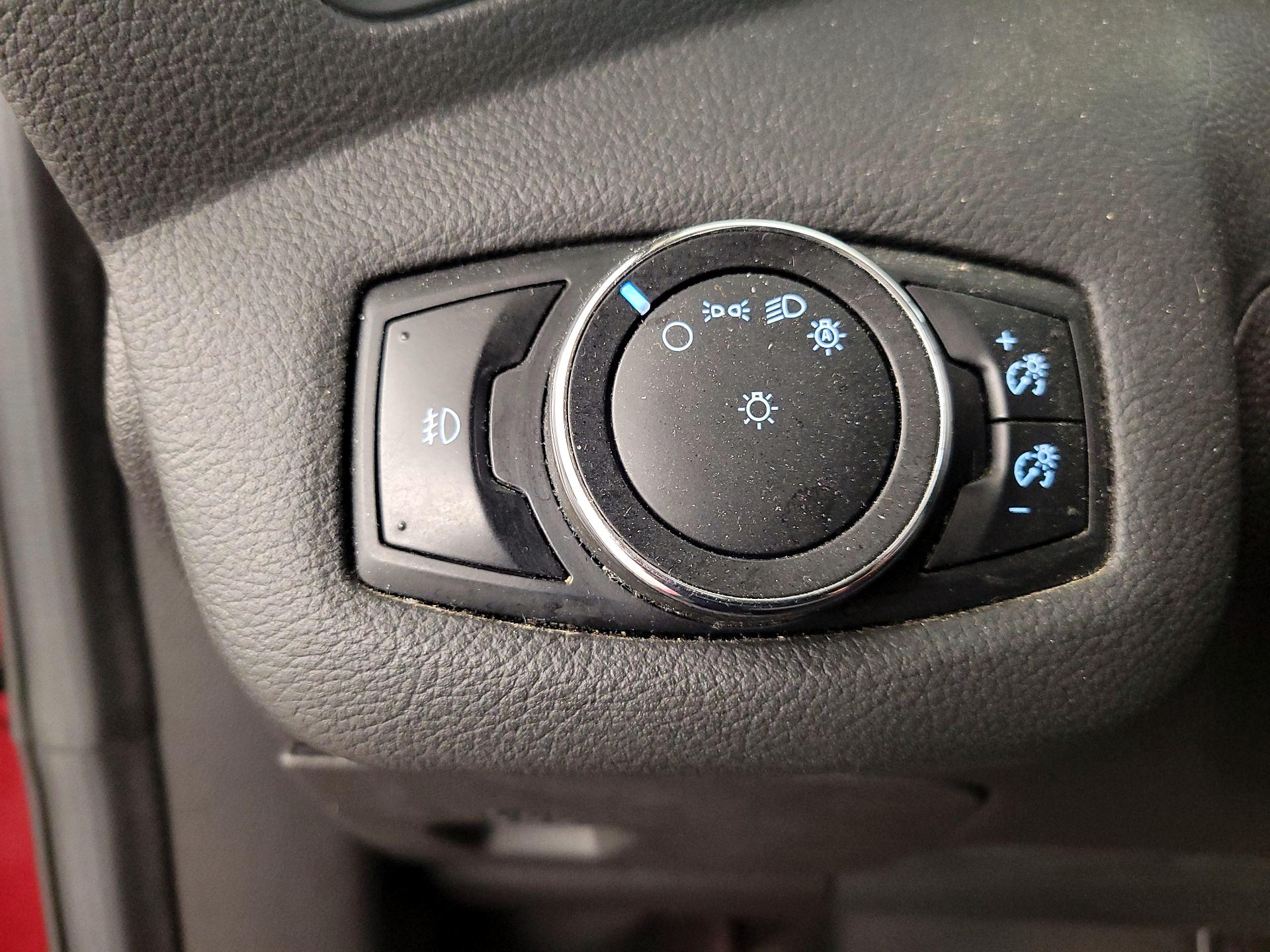 Thumbnail: 2015 Ford Escape - 13