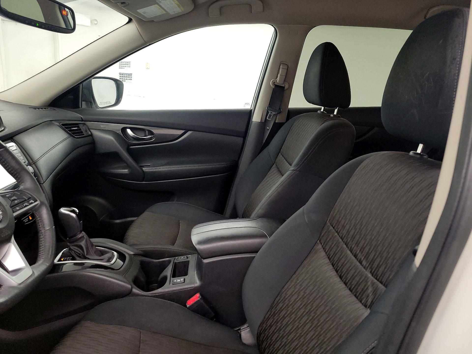 Thumbnail: 2017 Nissan Rogue - 11